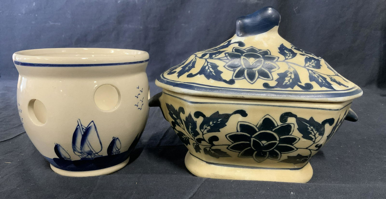 Set 2 Ceramic Decorative Accessories (1 of 7)