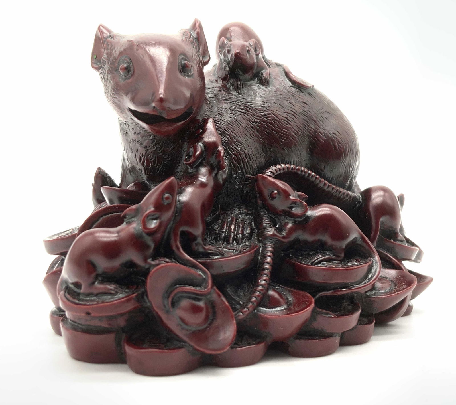 YUNG KEE Signed Carved Red Resin Rat Figural, Box (1 of 11)