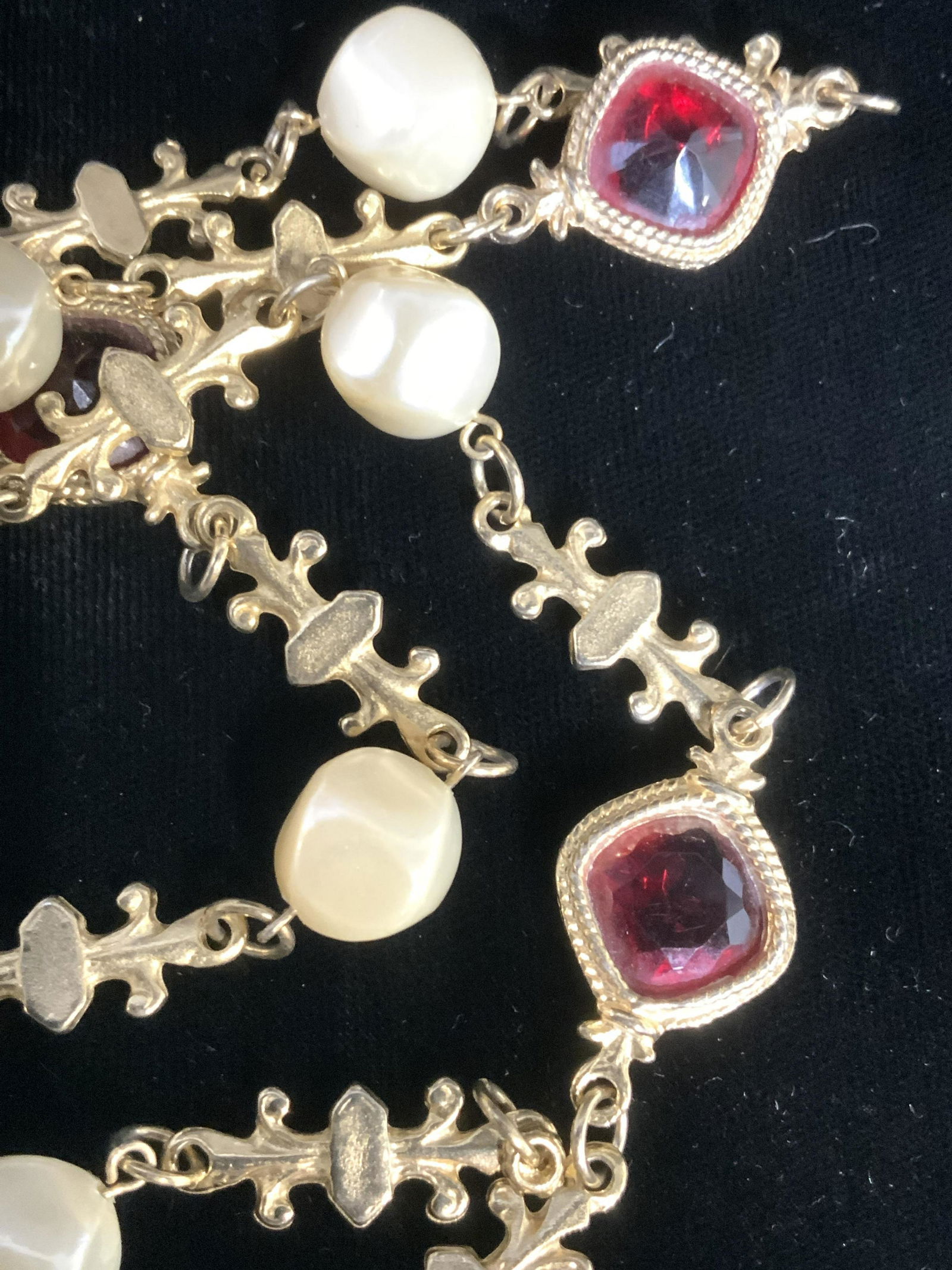 Fleur de Lis Pearlescent Bead Rhinestone Necklace (1 of 7)