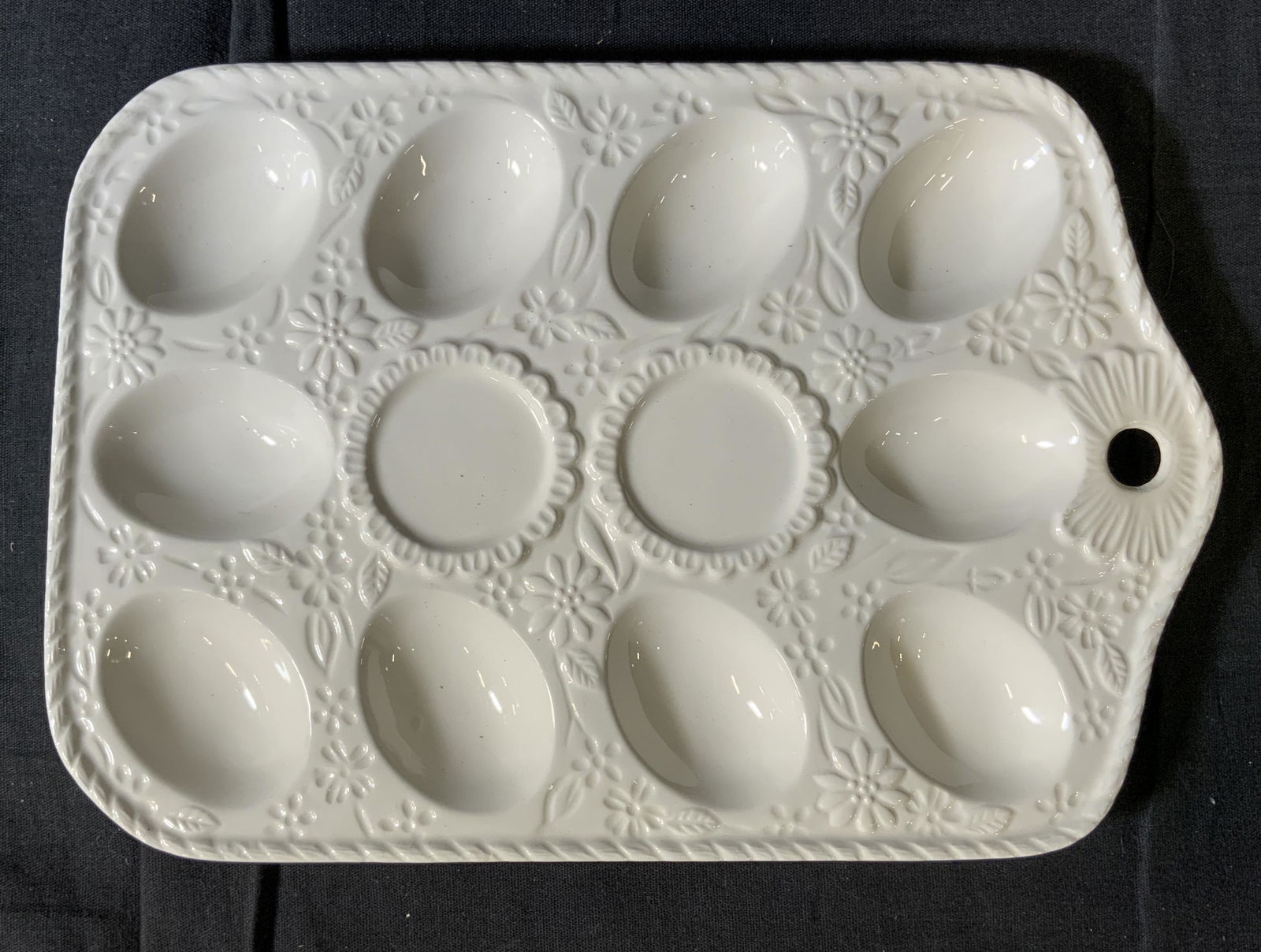 KNOBLER JAPAN Egg Dish (1 of 5)
