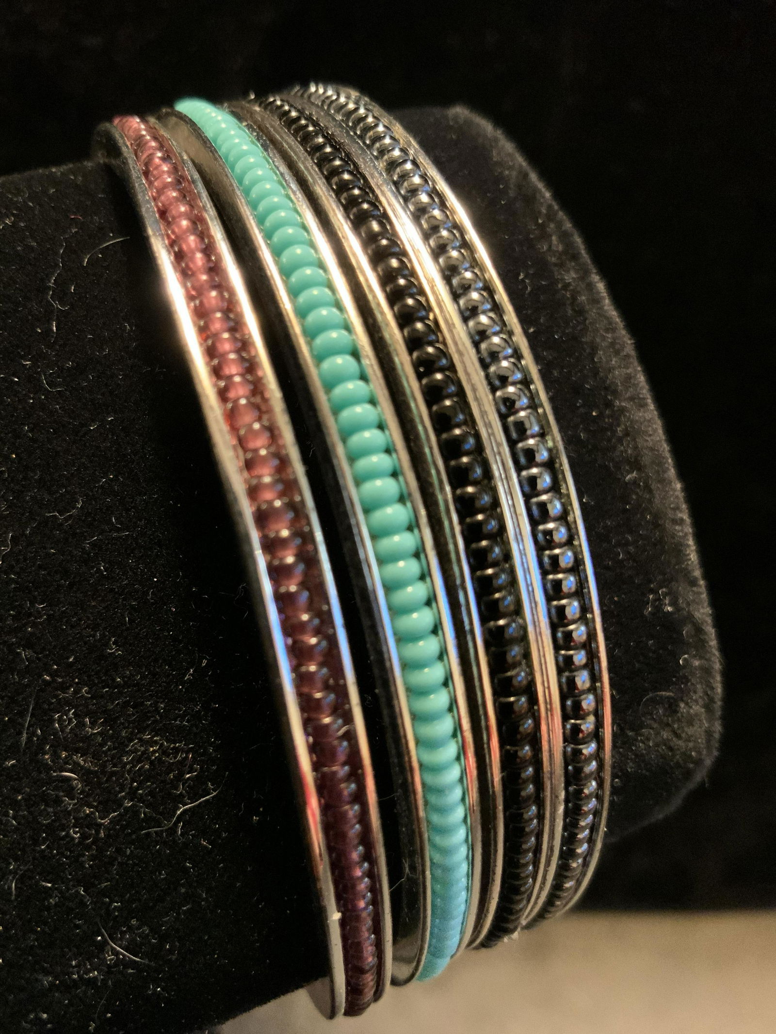 Set 4 Silver toned and Bead Bangle Bracelets (1 of 6)