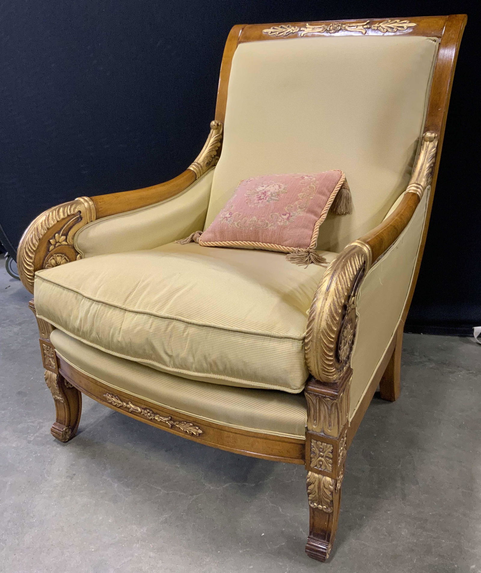 DAVID MICHAEL Style Lounge Chair (1 of 15)