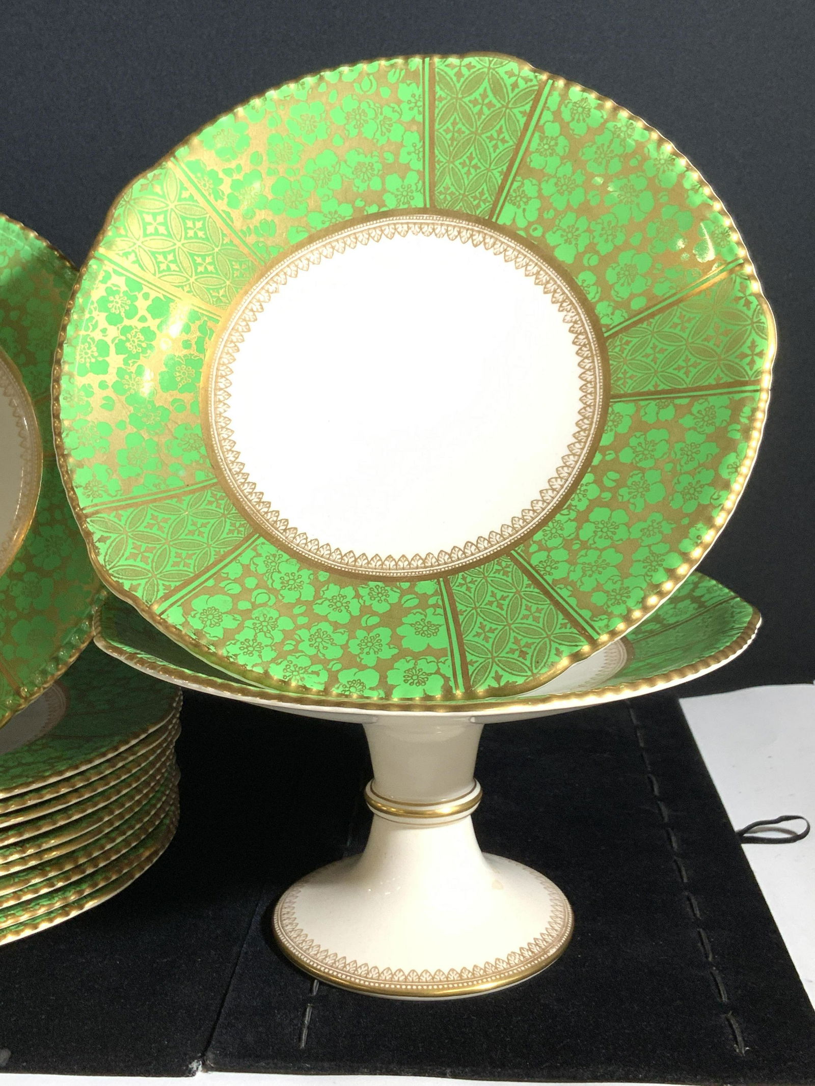 Luxe Gilt AMBASSADOR WARE PLATES, England 15 (1 of 10)