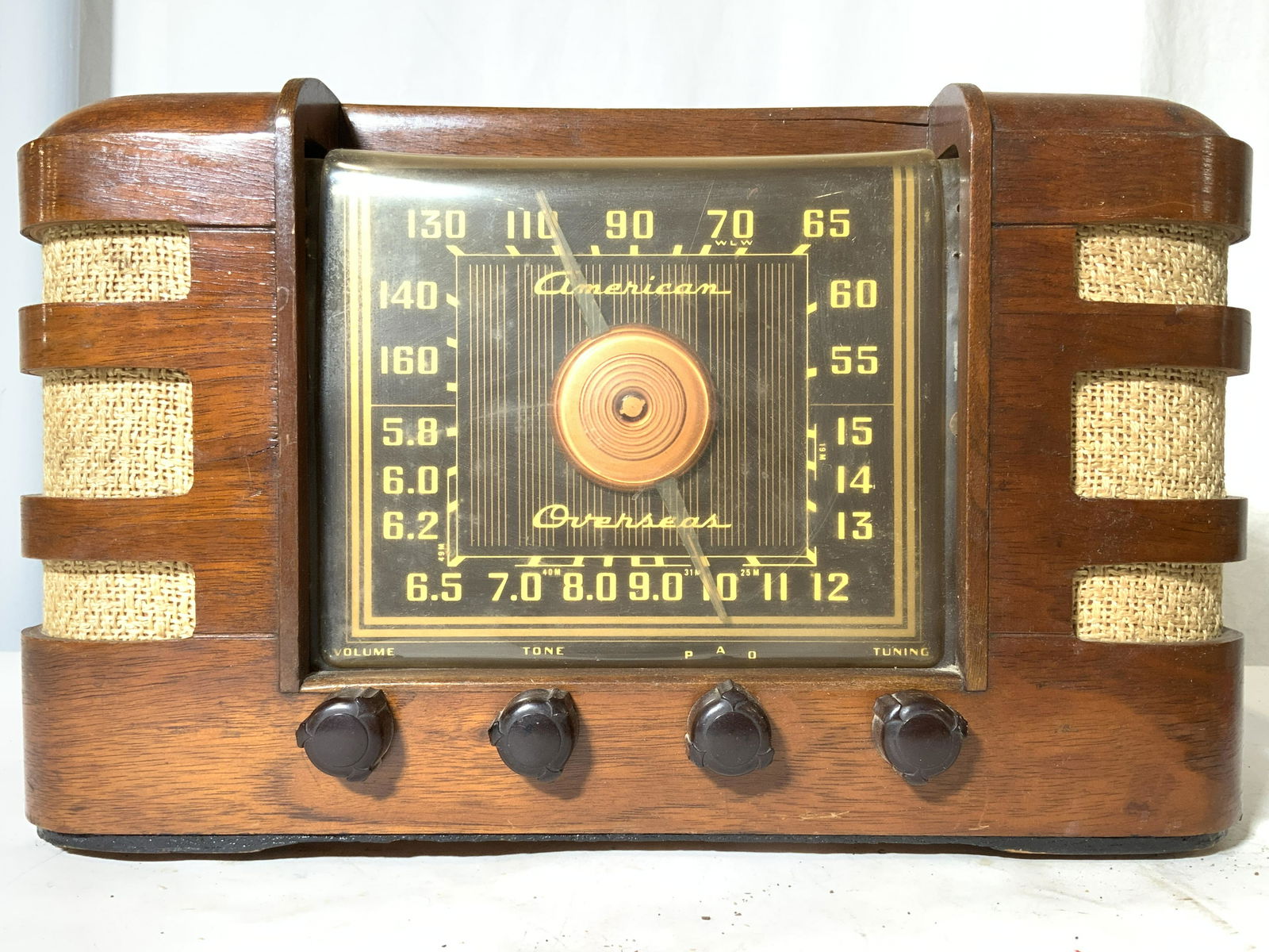 AMERICAN OVERSEAS 66TC Vntg Wooden Tube Radio (1 of 10)