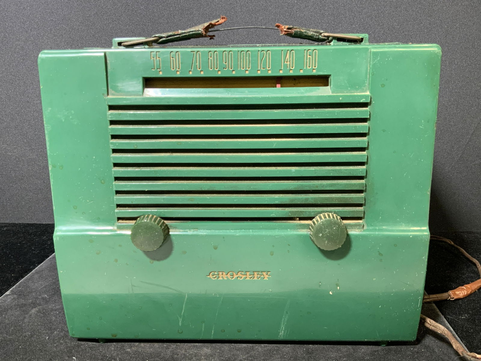 Vintage Green CROSLEY Portable Tube Radio (1 of 13)