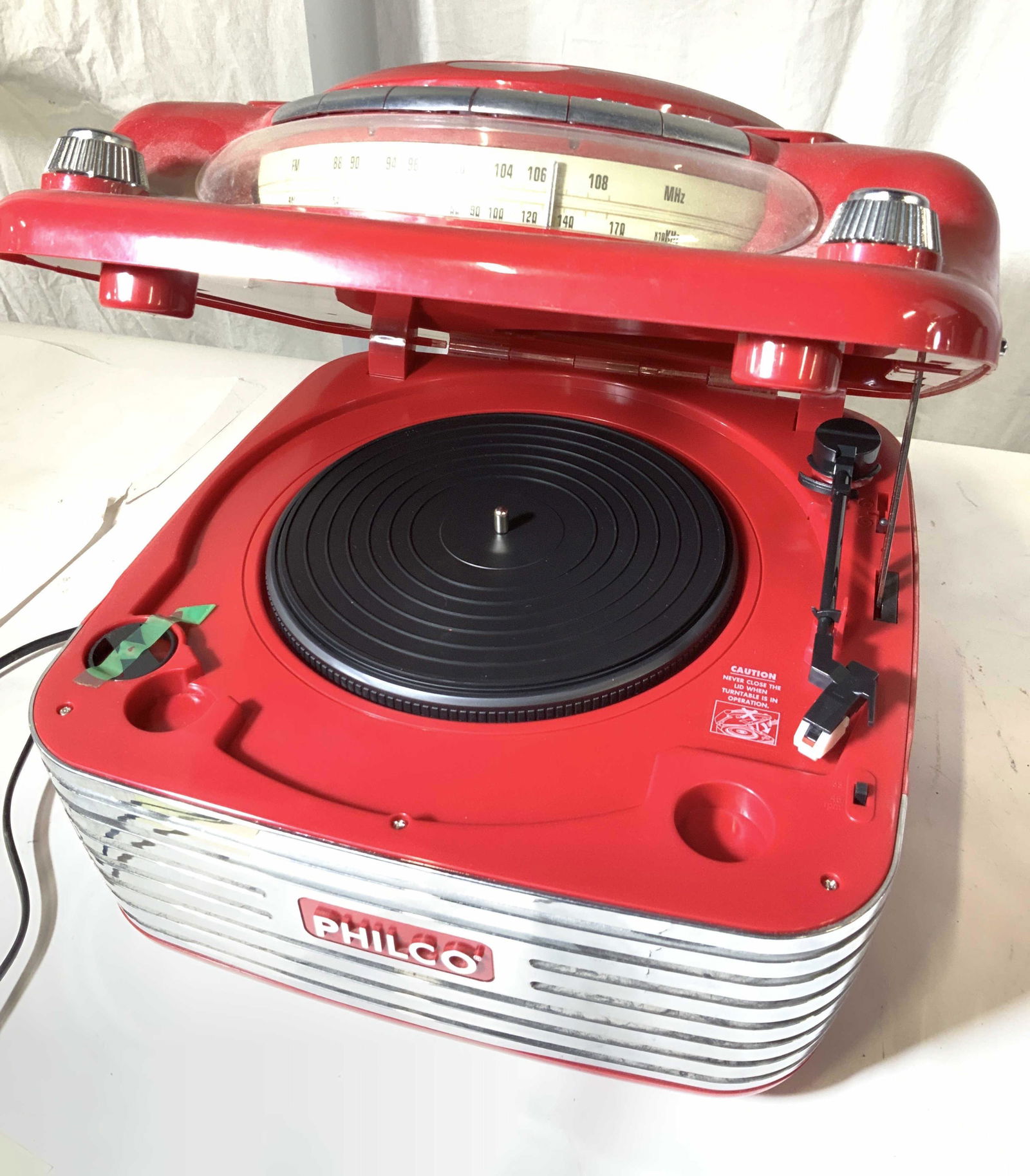 PHILCO Bakelux Retro Style Turntable CD Player (1 of 12)