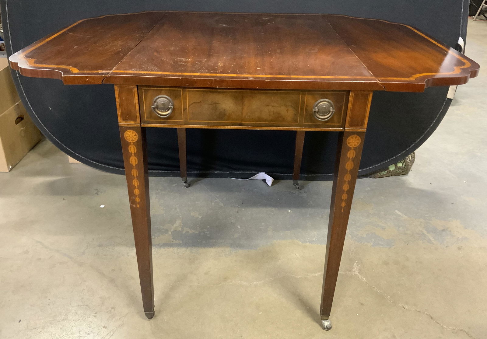 Vintage WEIMAN Pembroke Table w Casters (1 of 16)