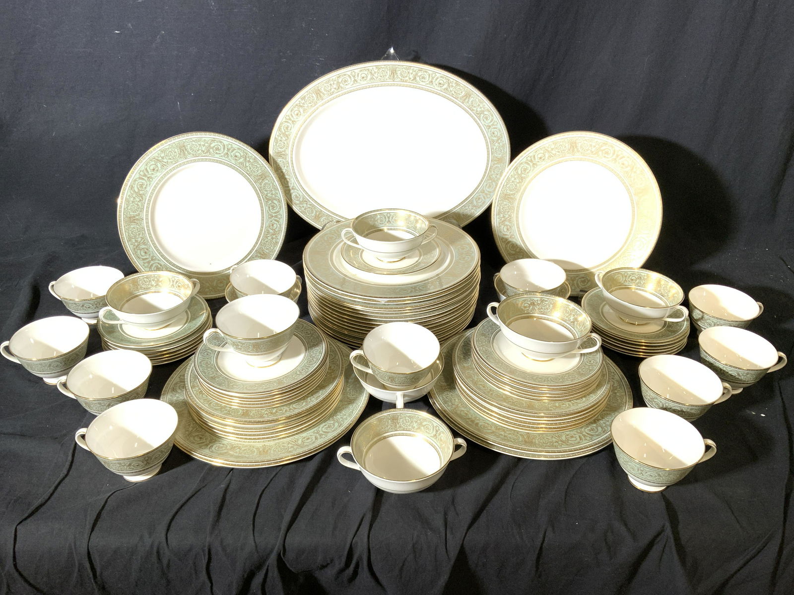 Set 79 ROYAL DOULTON Porcelain Set (1 of 10)