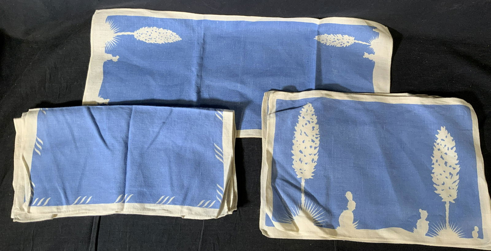 Set 9 Linen Napkins, Placemats, and Runner (1 of 9)