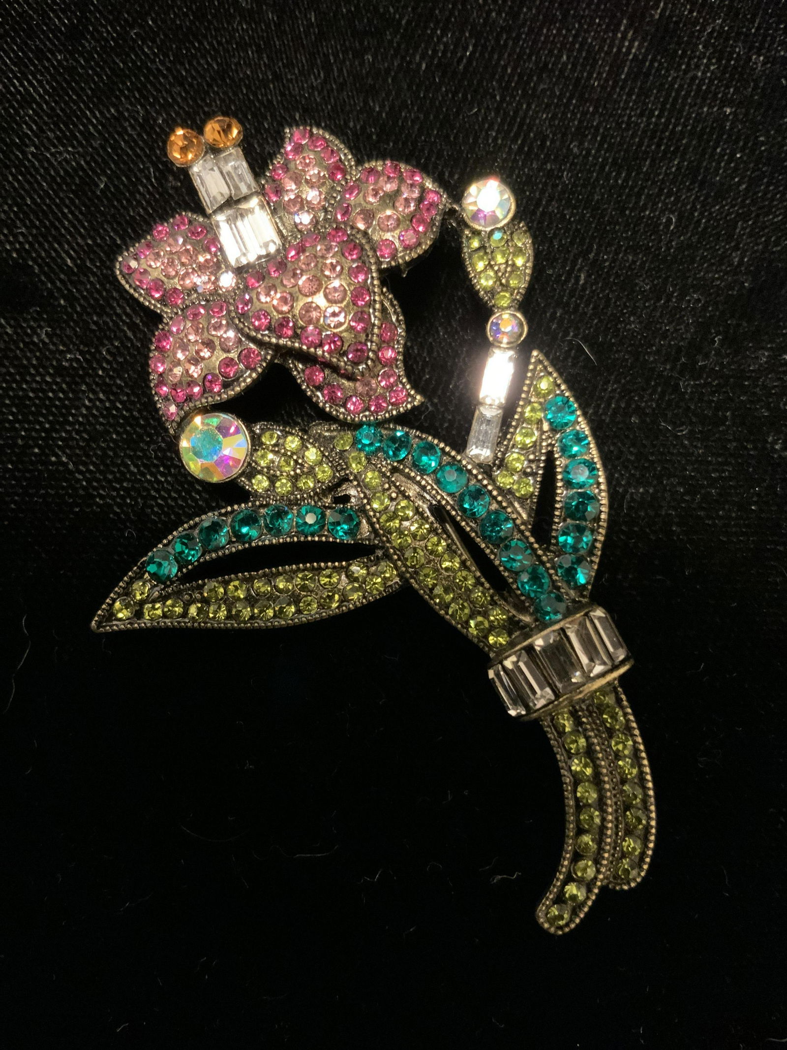 Crystal Rhinestone Encrusted Vintage Brooch (1 of 15)
