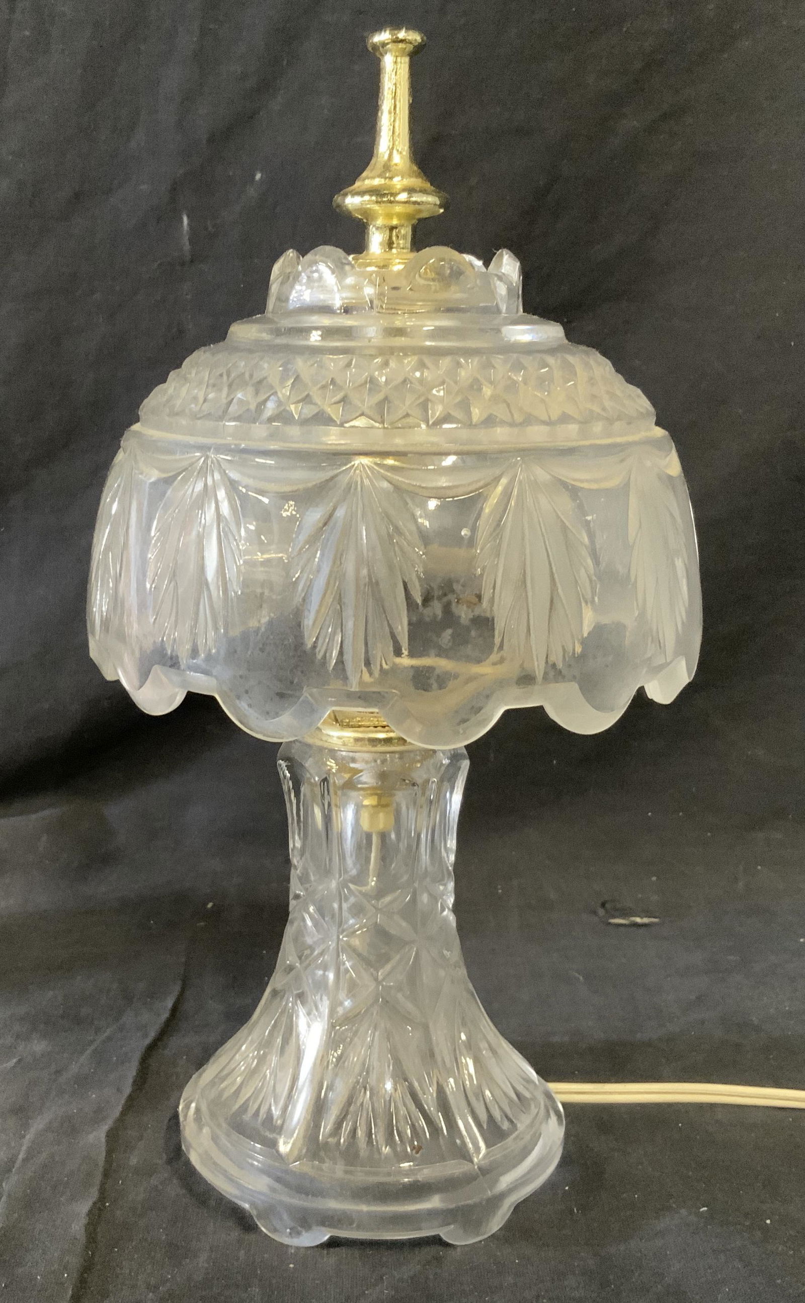 Hand Cut Crystal Lamp (1 of 7)