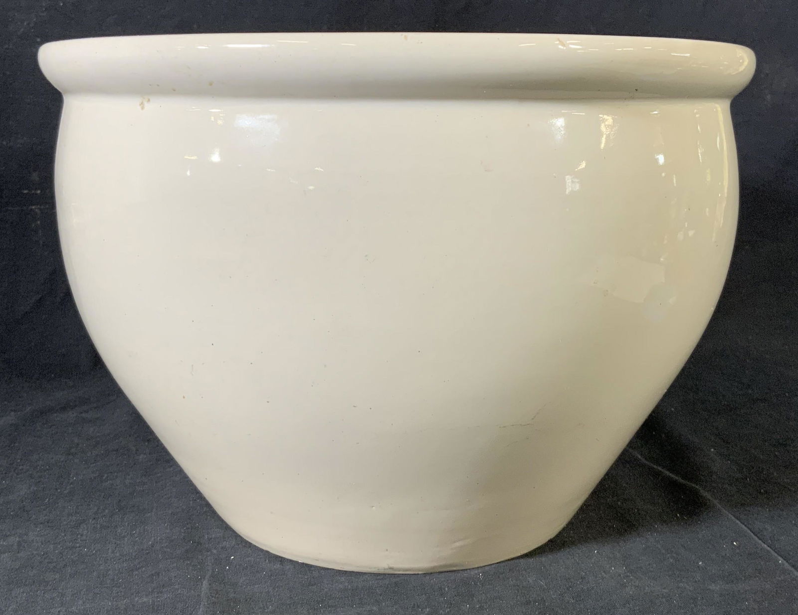 White Ceramic Planter (1 of 5)