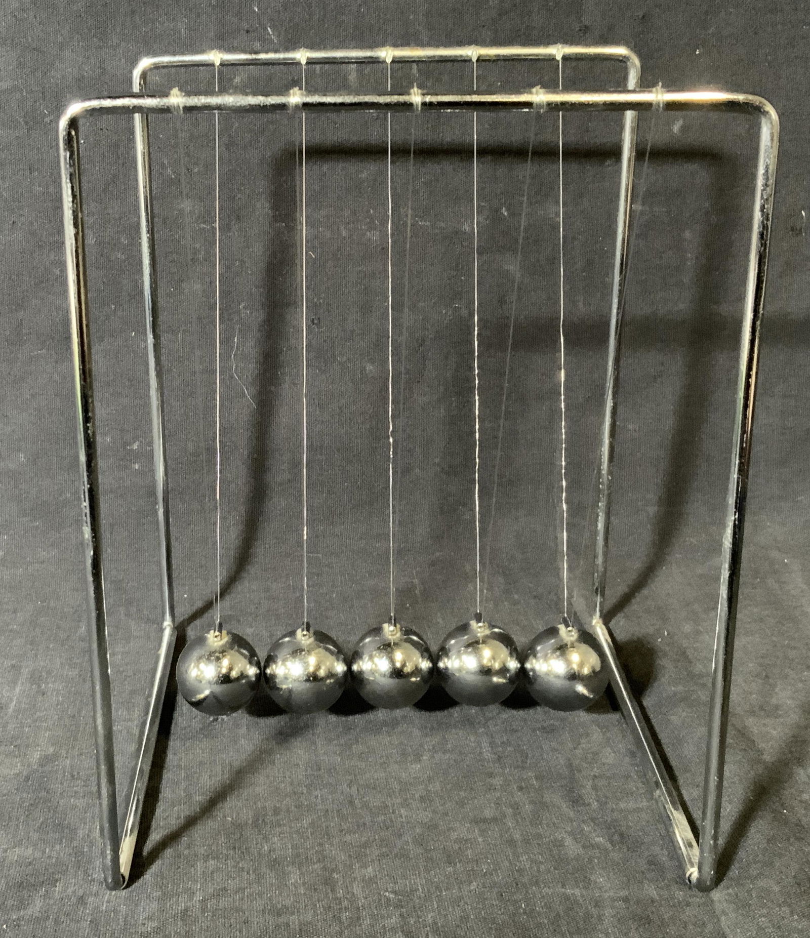 Metal Newton’s Cradle, Desk Accessory (1 of 6)