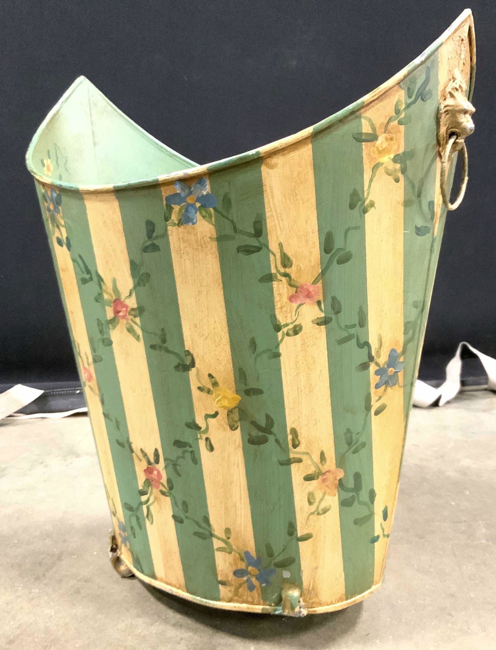 Vintage Footed Toleware Basket W Handles (1 of 8)