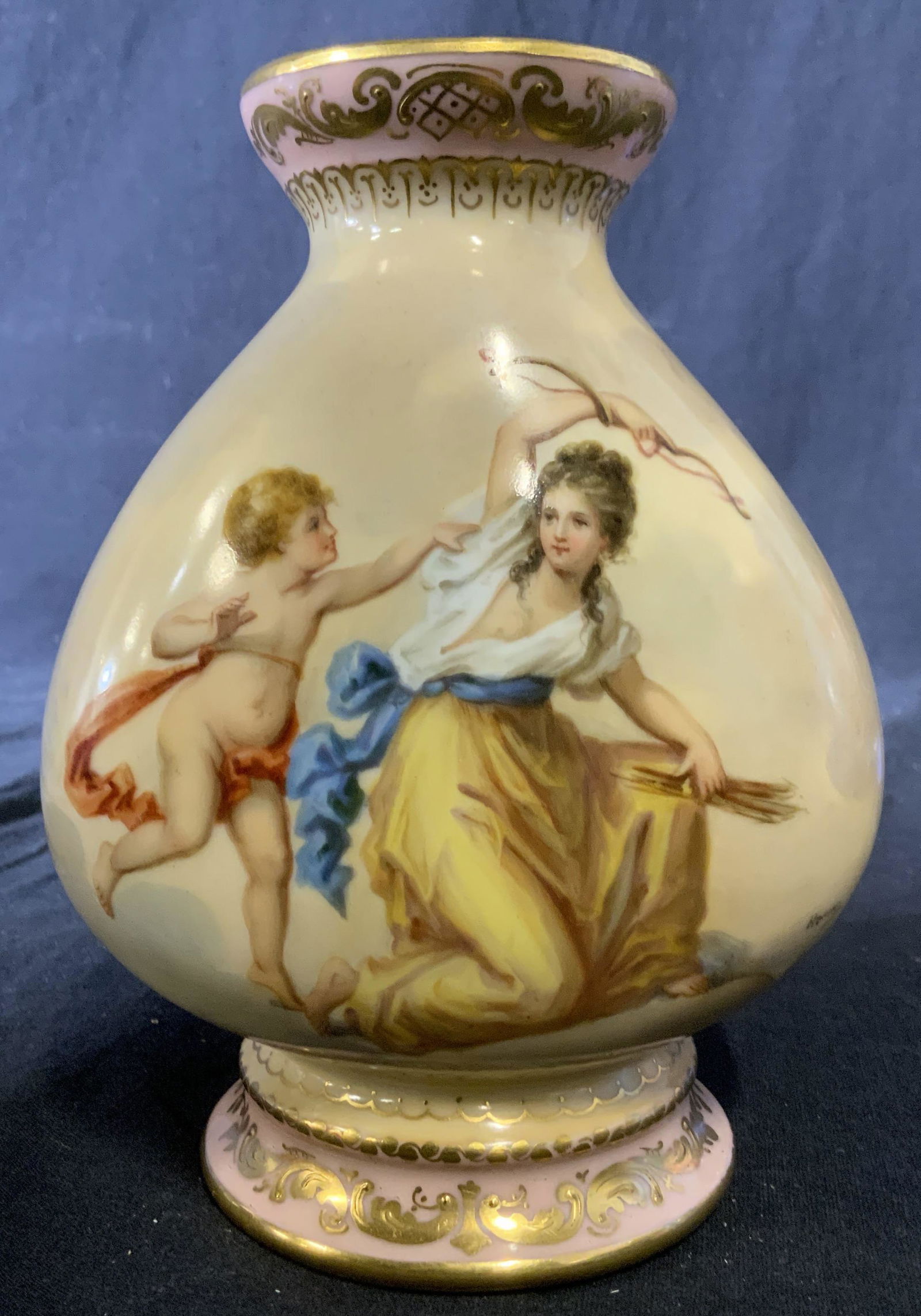 ROYAL VIENNA Ceramic Urn Vase (1 of 5)