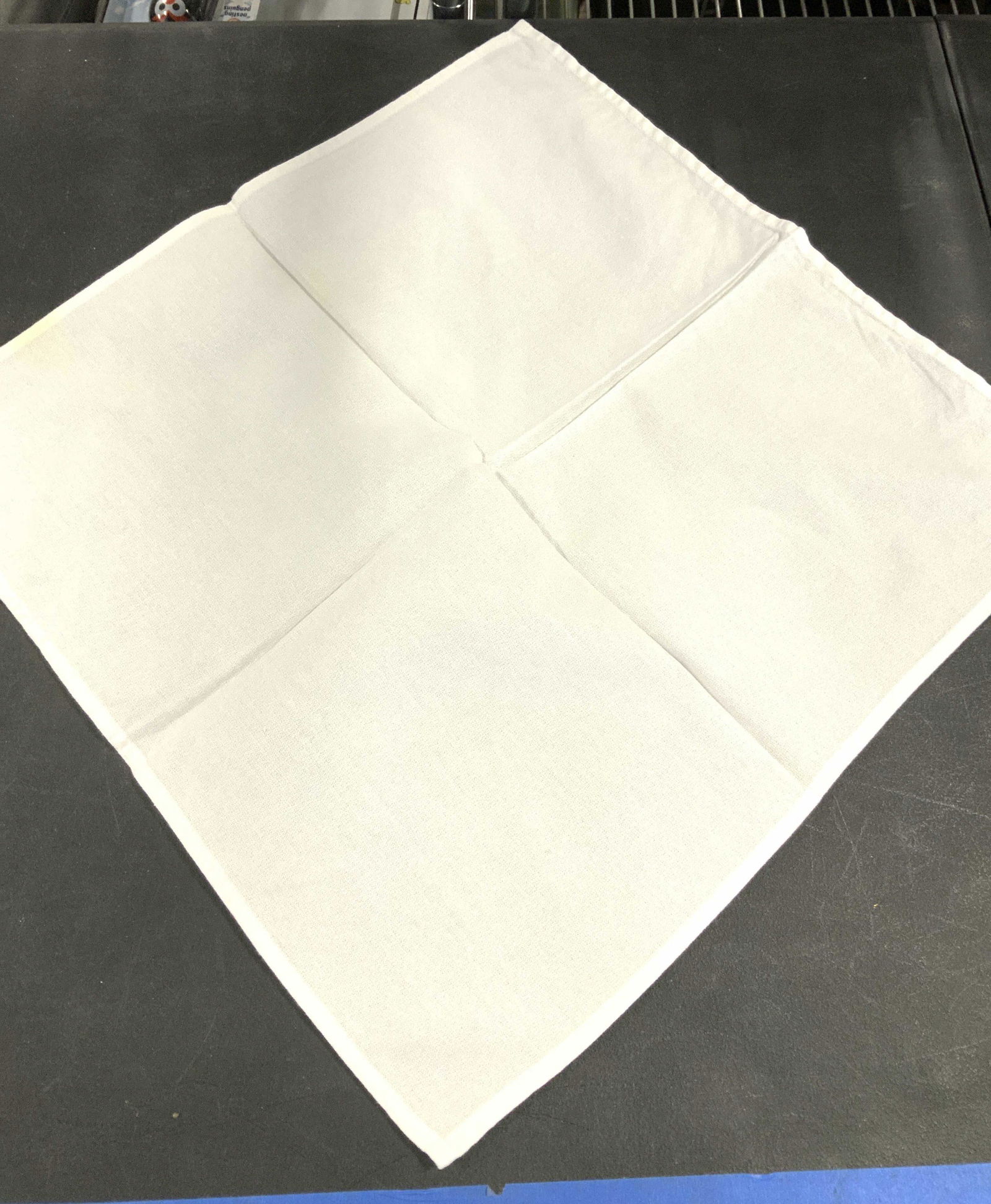 Set 28 Vintage White Dinner Napkins (1 of 5)