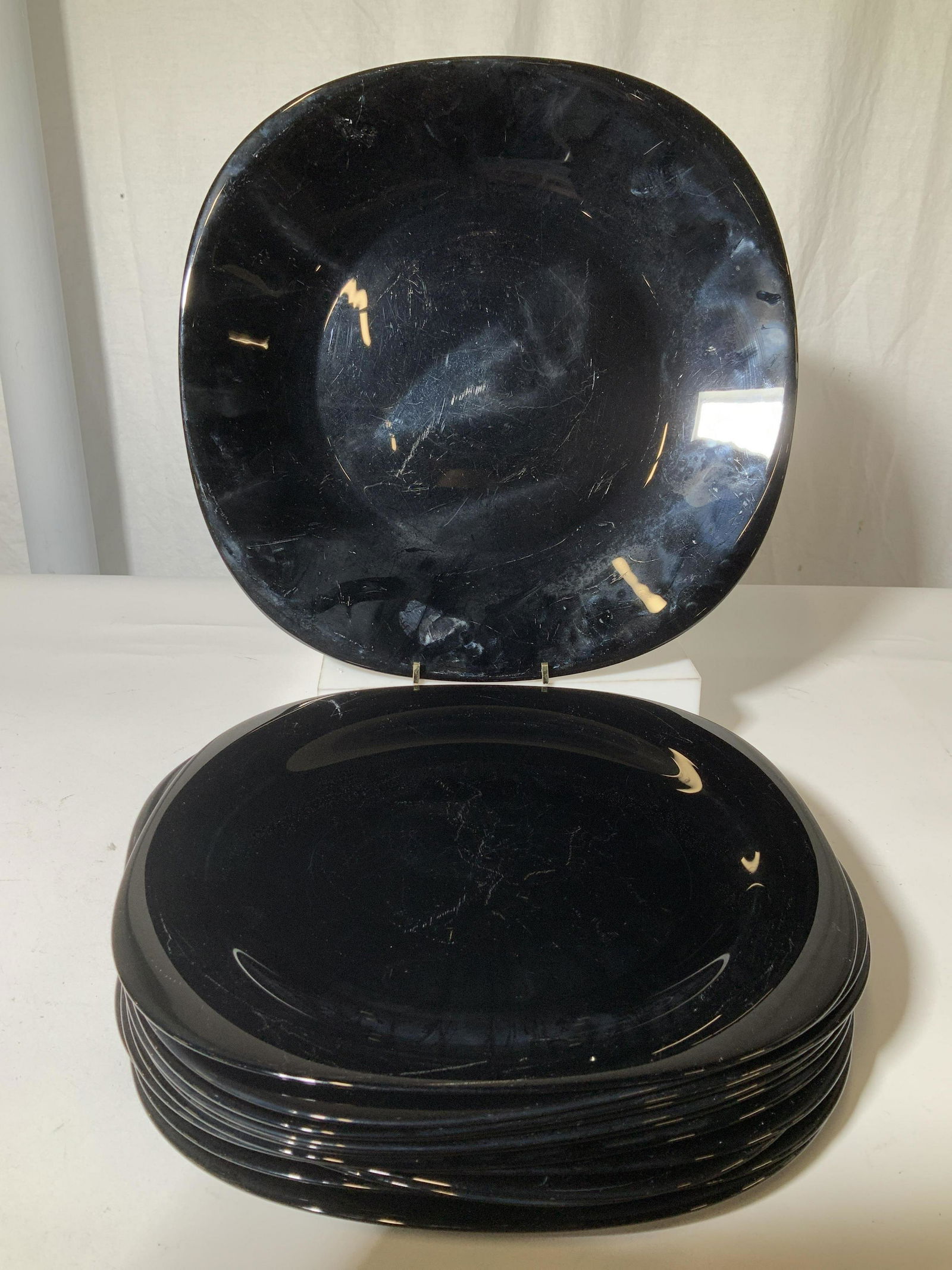 Set 13 Black Sophisticated Plates, France (1 of 5)