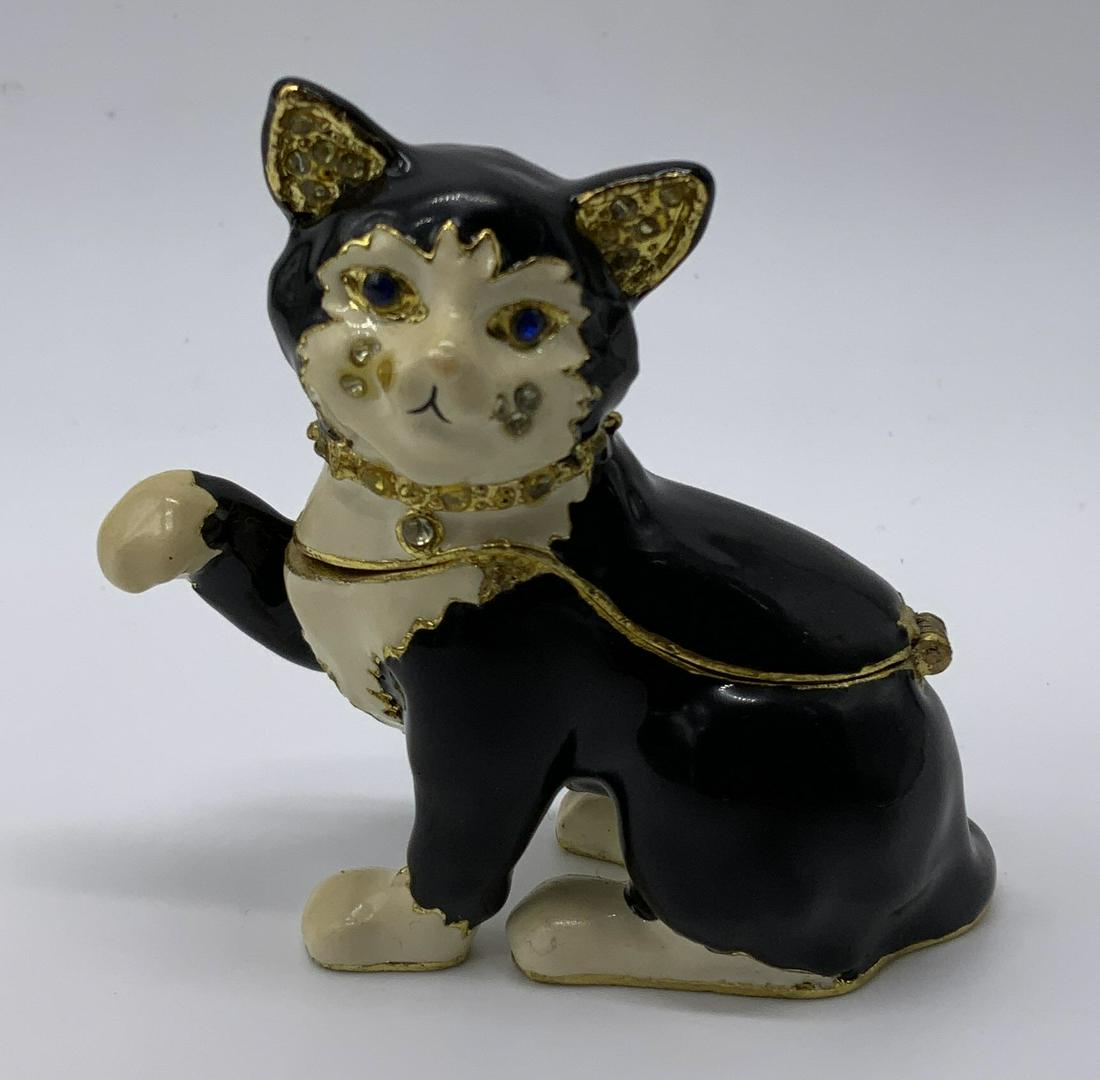 Enamel Cat Pill Box (1 of 7)