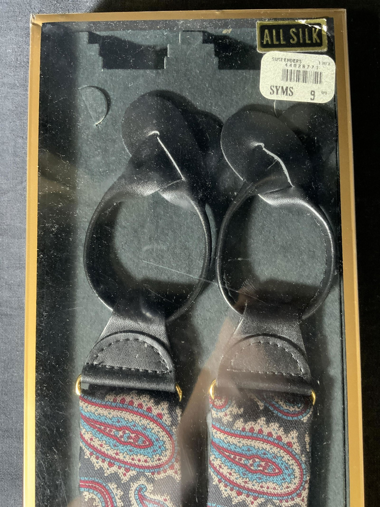 Lot 3 Cummerbund, Suspenders, Bow tie (1 of 8)