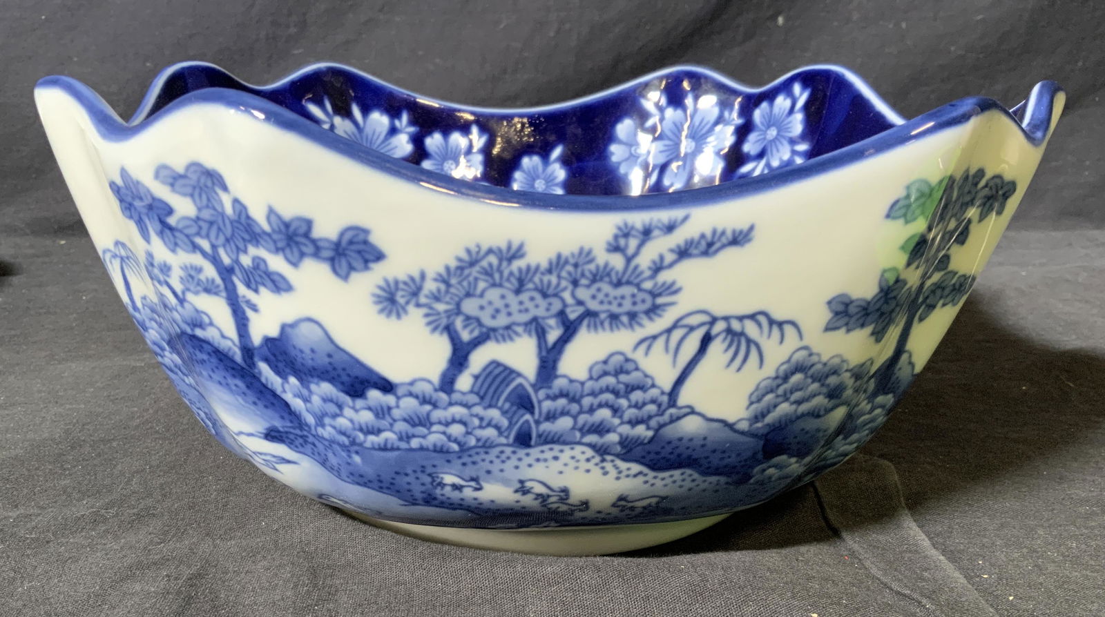 Chinese Porcelain Bowl (1 of 7)