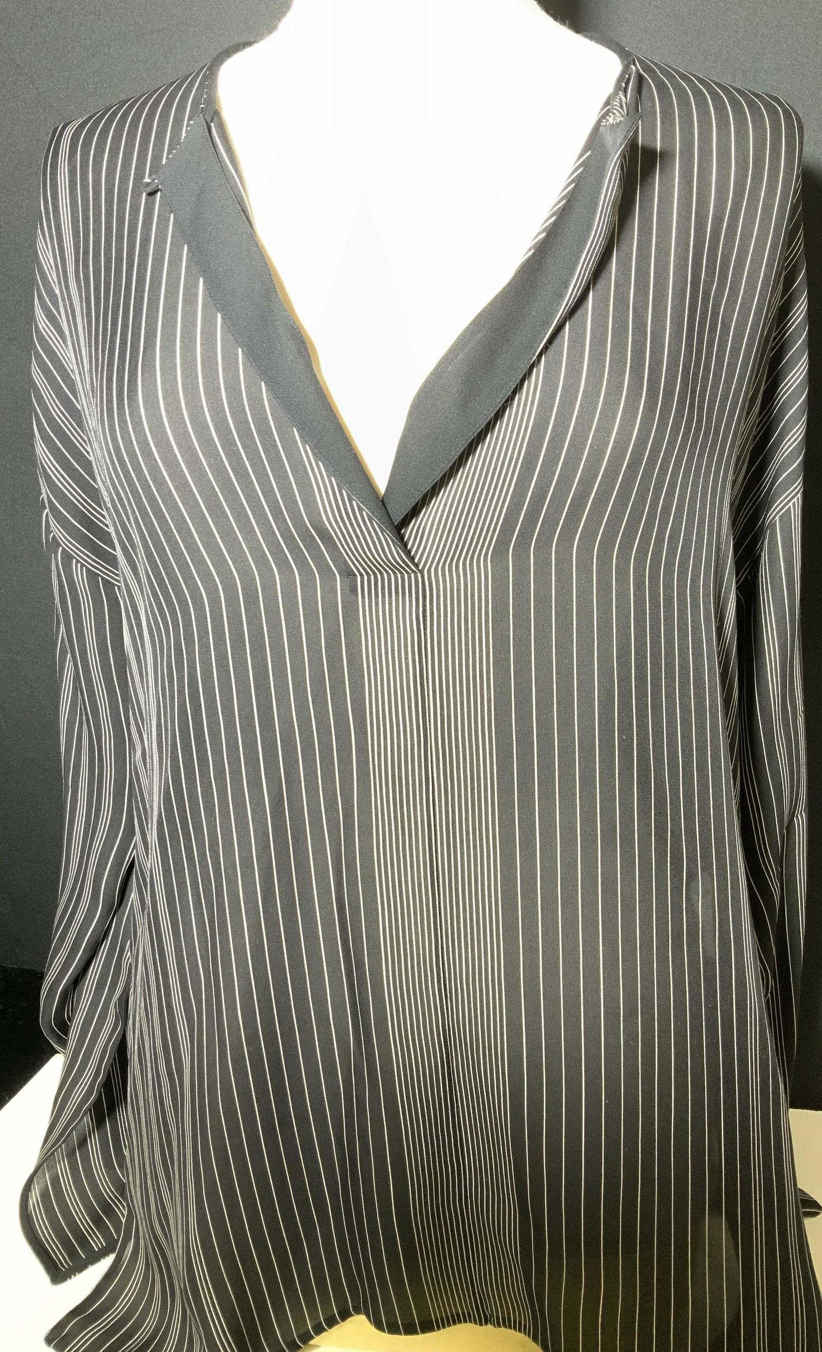 Group 2 Ladies Tops, Vince Camuto (1 of 7)