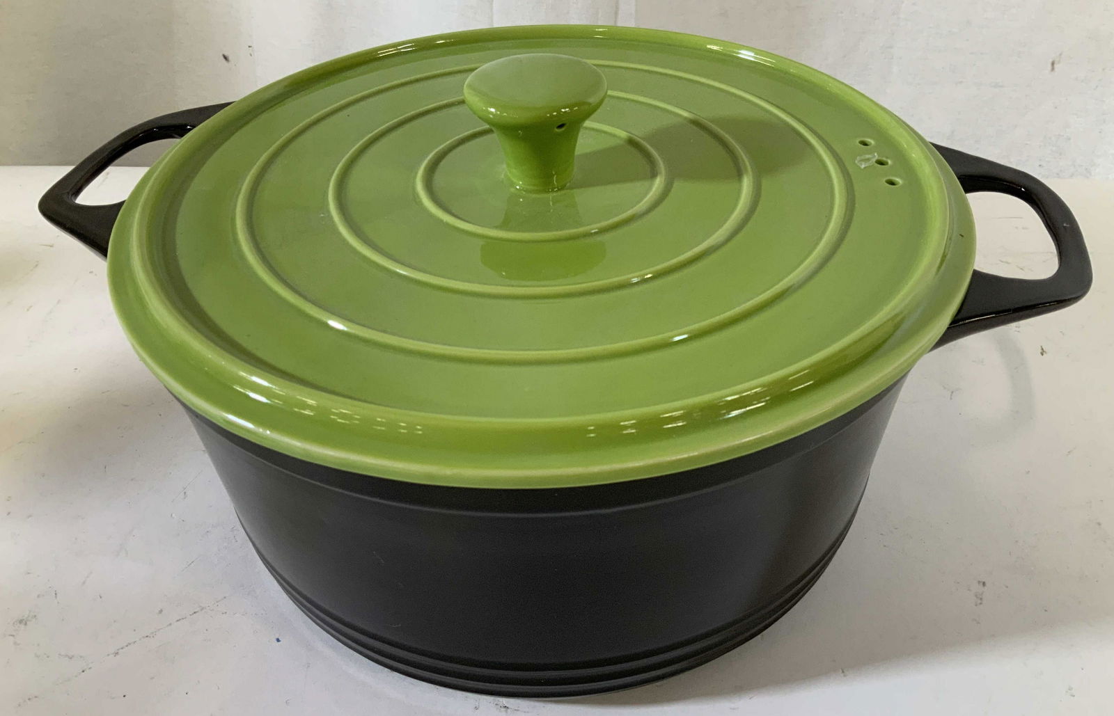 New Heavy Ceramic Lidded Pot (1 of 8)