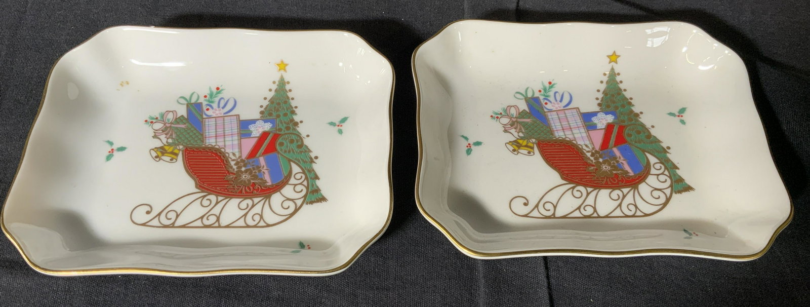Group Lot 4 Porcelain Dishes: Group Lot 4 Porcelain Dishes, lot consists of two Christmas dishes a floral dish and a square hanging dish, labels to undersides read ‘Mikasa Bone China’ ‘Ansley Made in England Fine English Bin