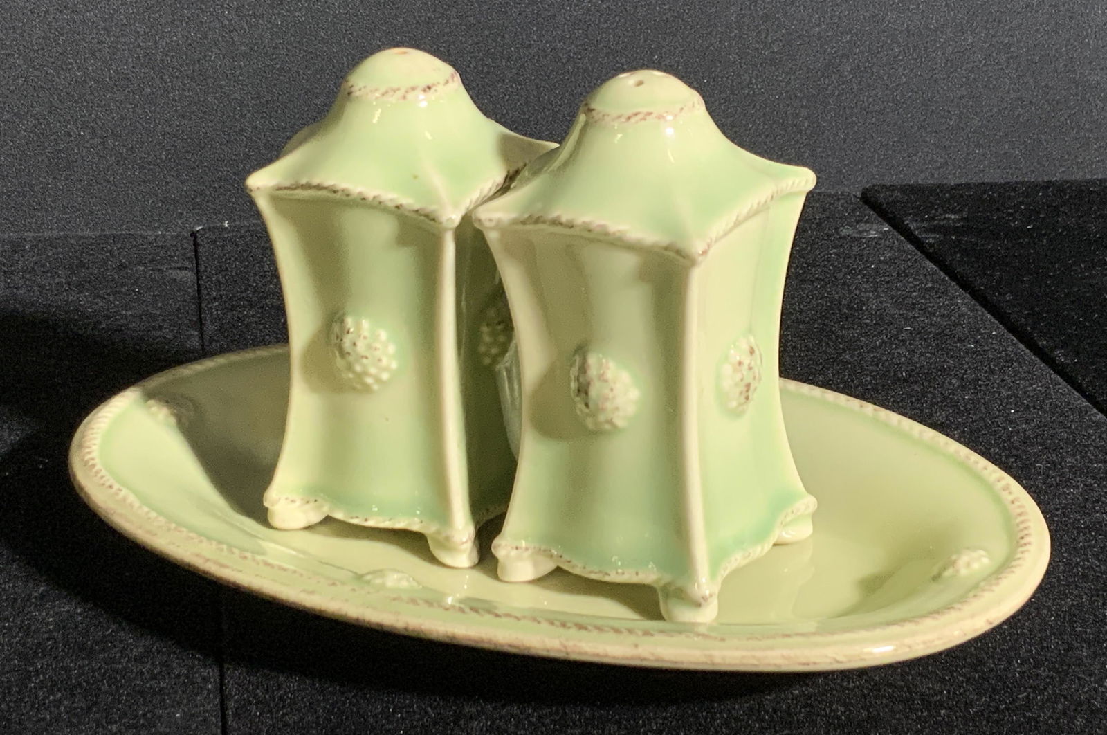 3pc JULISKA Signed Salt & Paper Shakers W/ Plate (1 of 9)