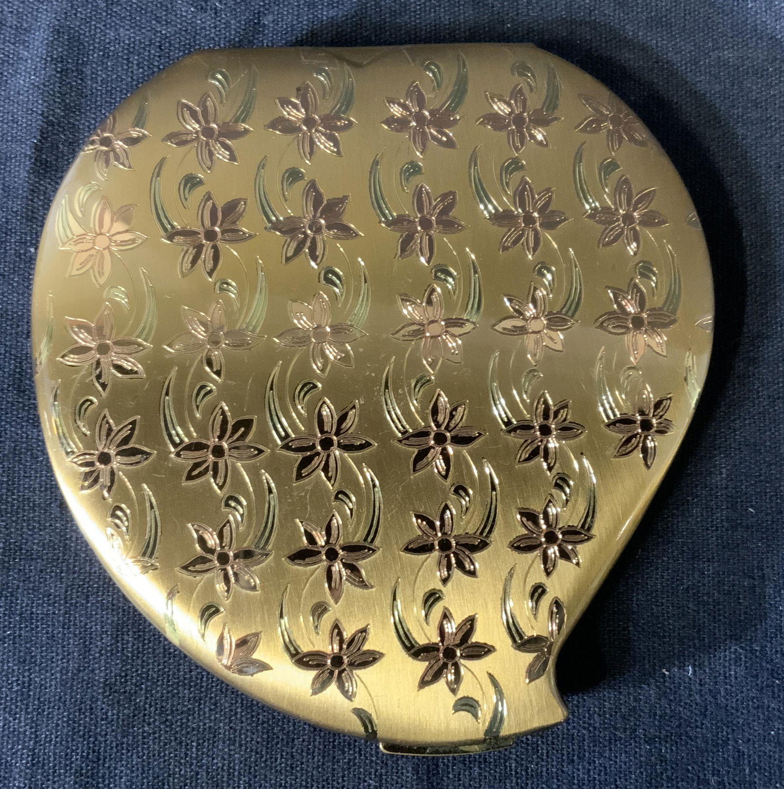 Vintage ELGIN AMERICAN Vanity Compact (1 of 6)