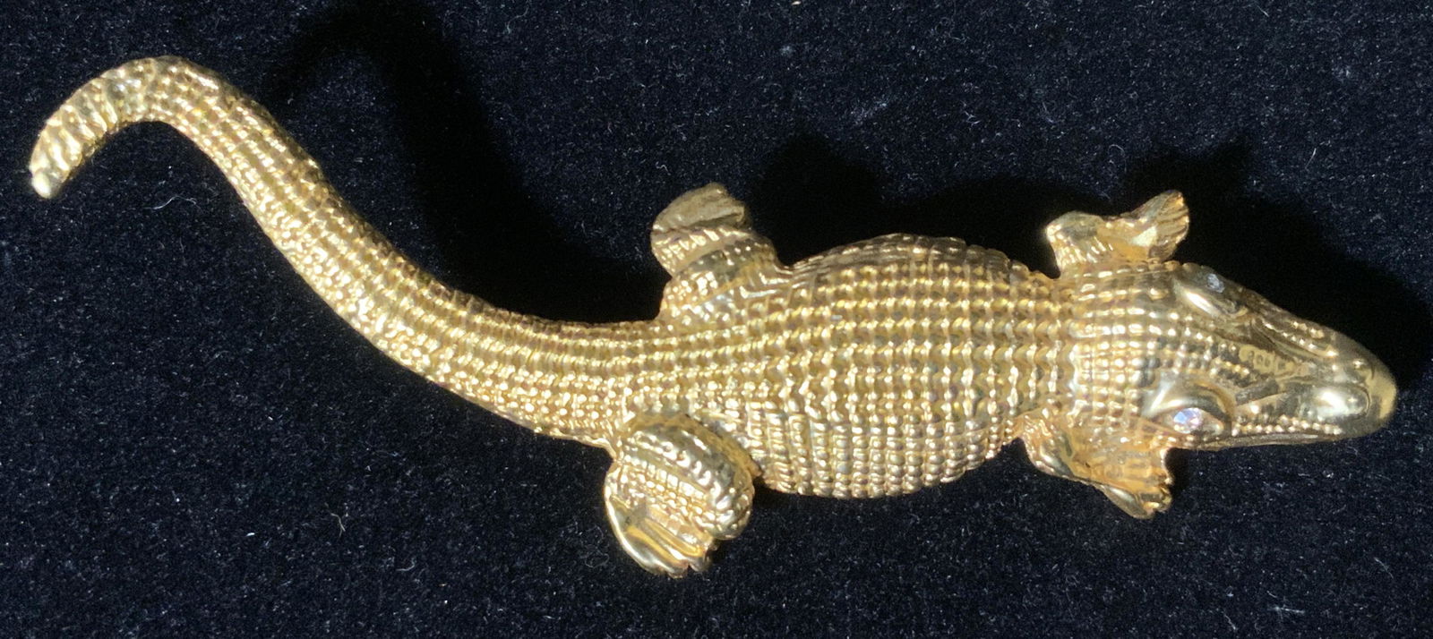 Gold Toned Metal Alligator Pin (1 of 5)