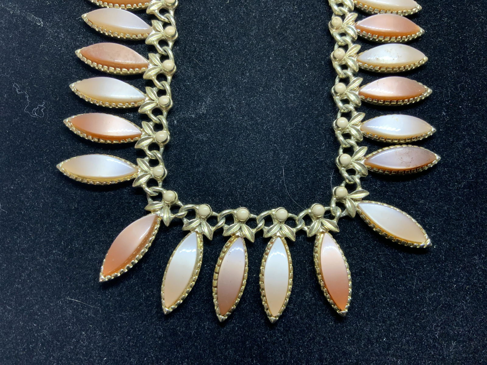 Group Lot 2 Resin Bead Necklaces (1 of 9)