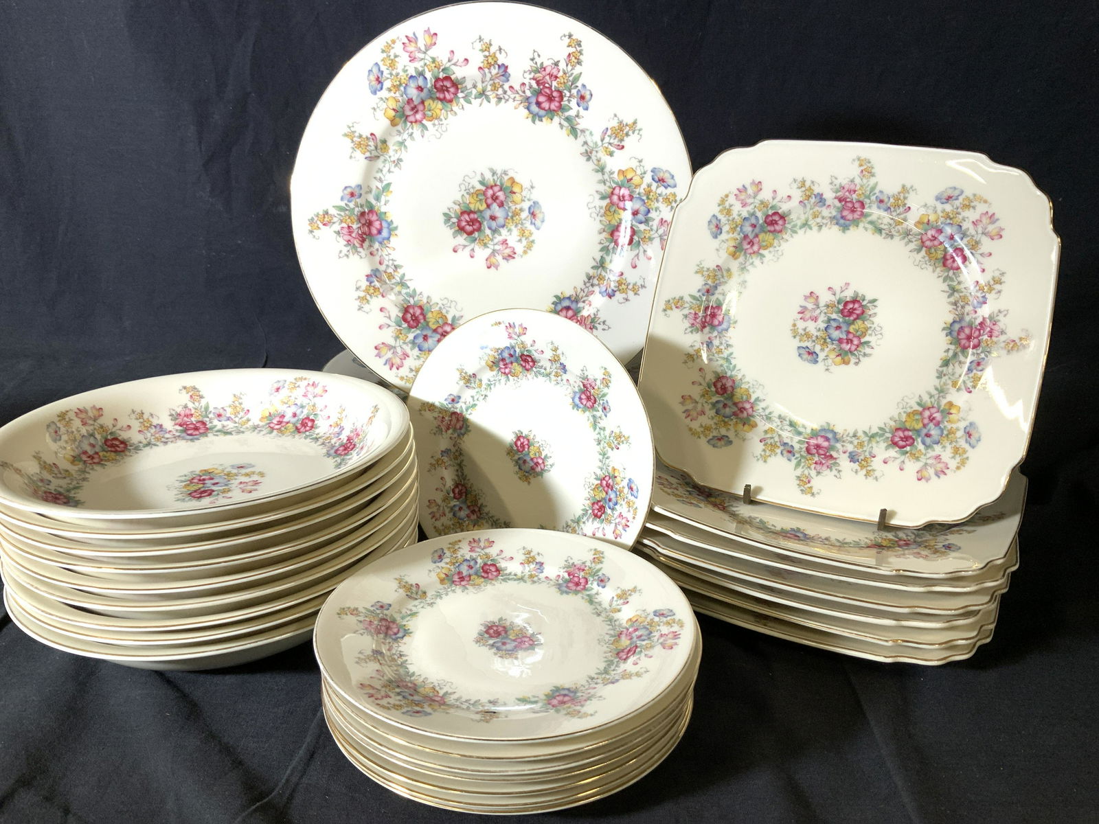 Bohemia Czechoslovakian Porcelain Dinnerware 32 (1 of 7)