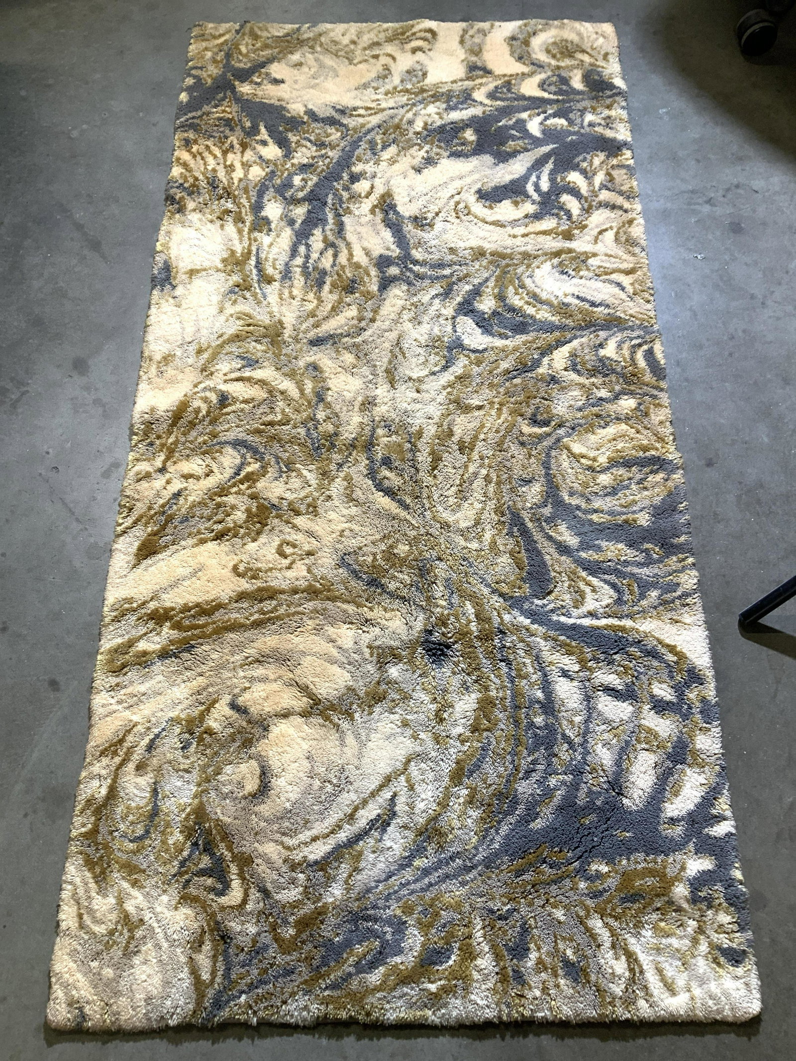 HABIDECOR Plush Pile Hallway Rug, Portugal: Marbled Pattern using natural palate of grey, moss, and dark beige. Attached designer label, made in Portugal, cotton pile rug app 1/4 in. Measures 57.25 x 27.25 in. Solidly constructed. No pile issue