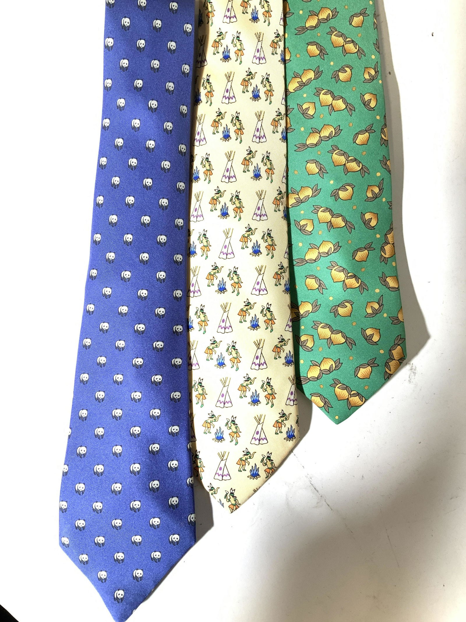 HERMÈS PARIS Silk Fashion Shirt Ties for Men (1 of 7)