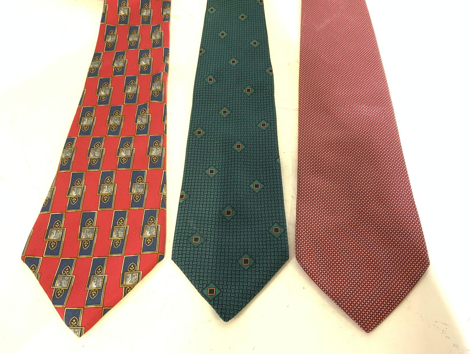 Lot 3 Men’s Silk Neckties (1 of 10)