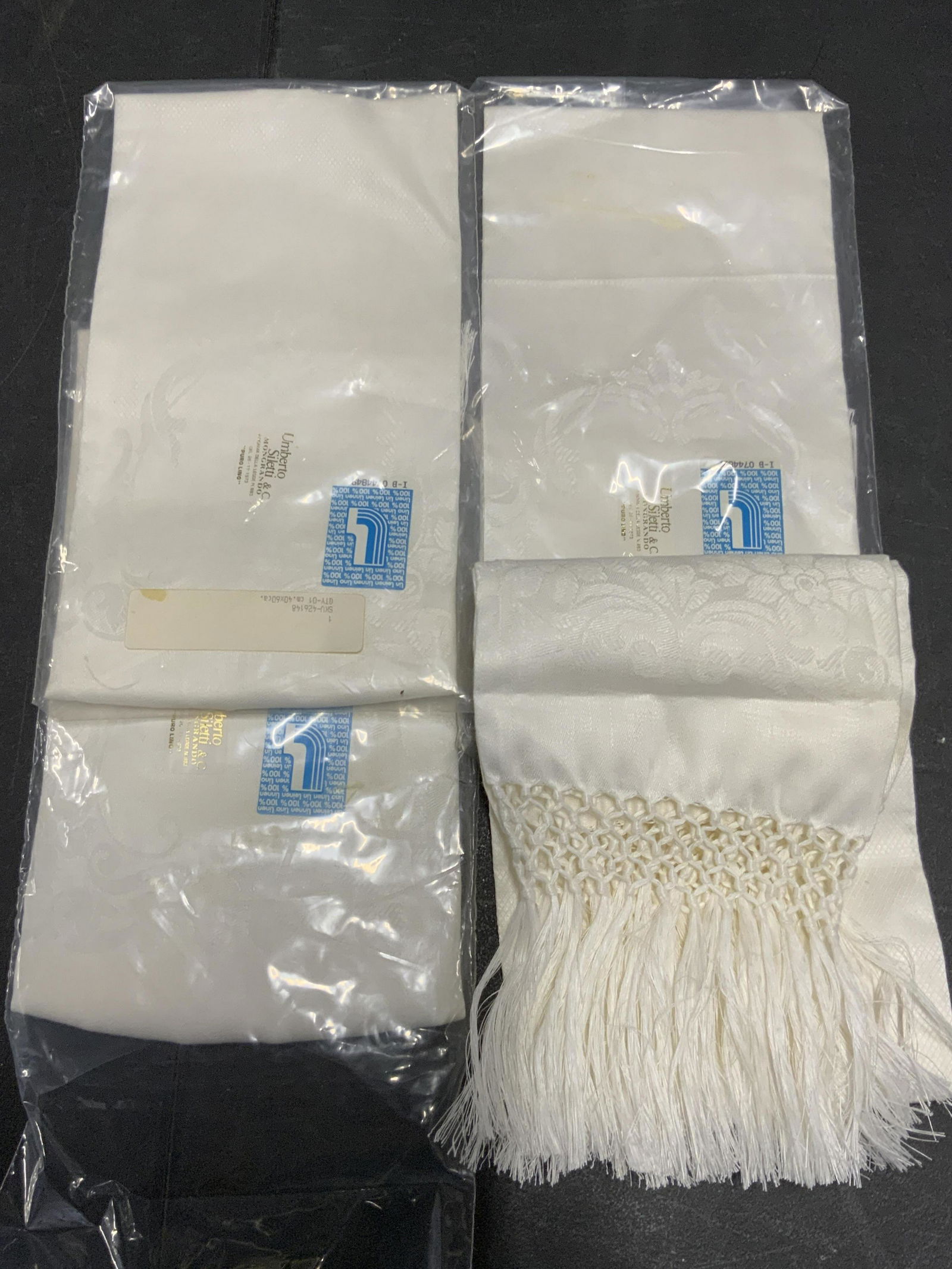 Set 4 White Tasseled Tea Towels, 3 New In Package (1 of 8)