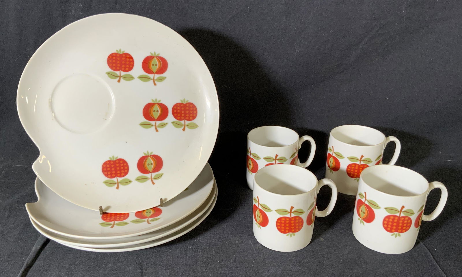 Set 8 Japanese Ceramic Plates & Cups (1 of 7)