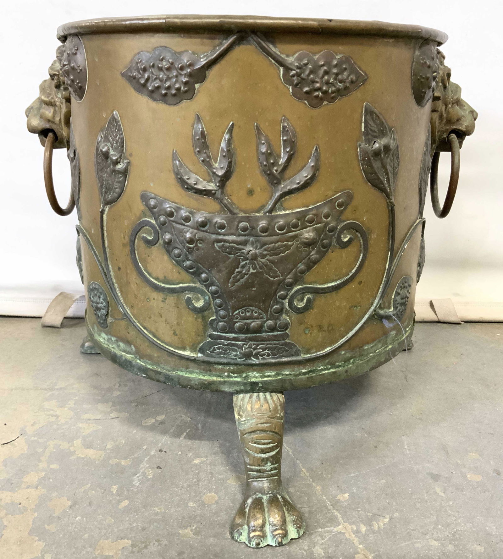 Late 19th Century French Brass Log Bucket (1 of 8)