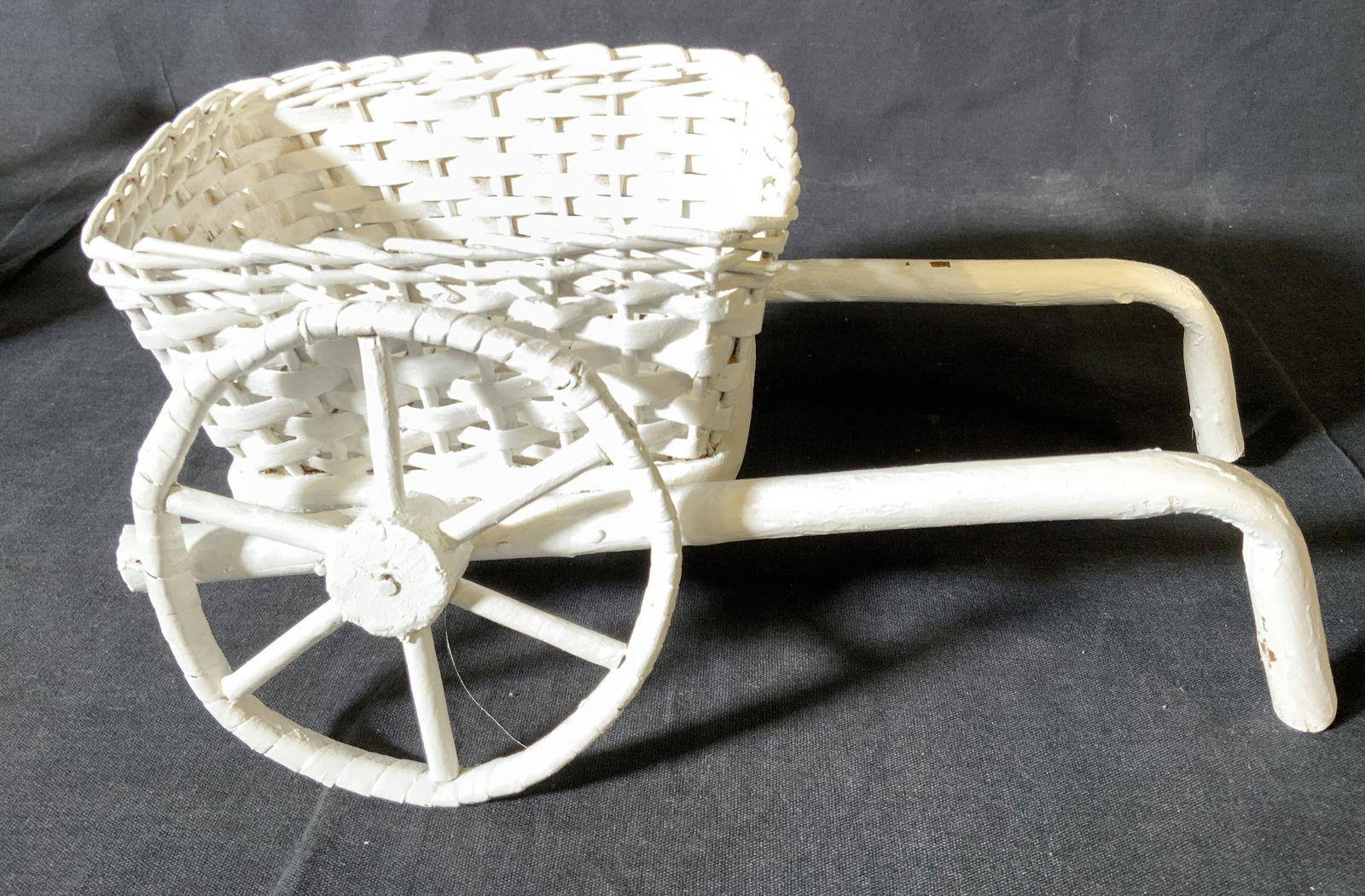 Lot 2 White Woven Wicker Accessories (1 of 10)