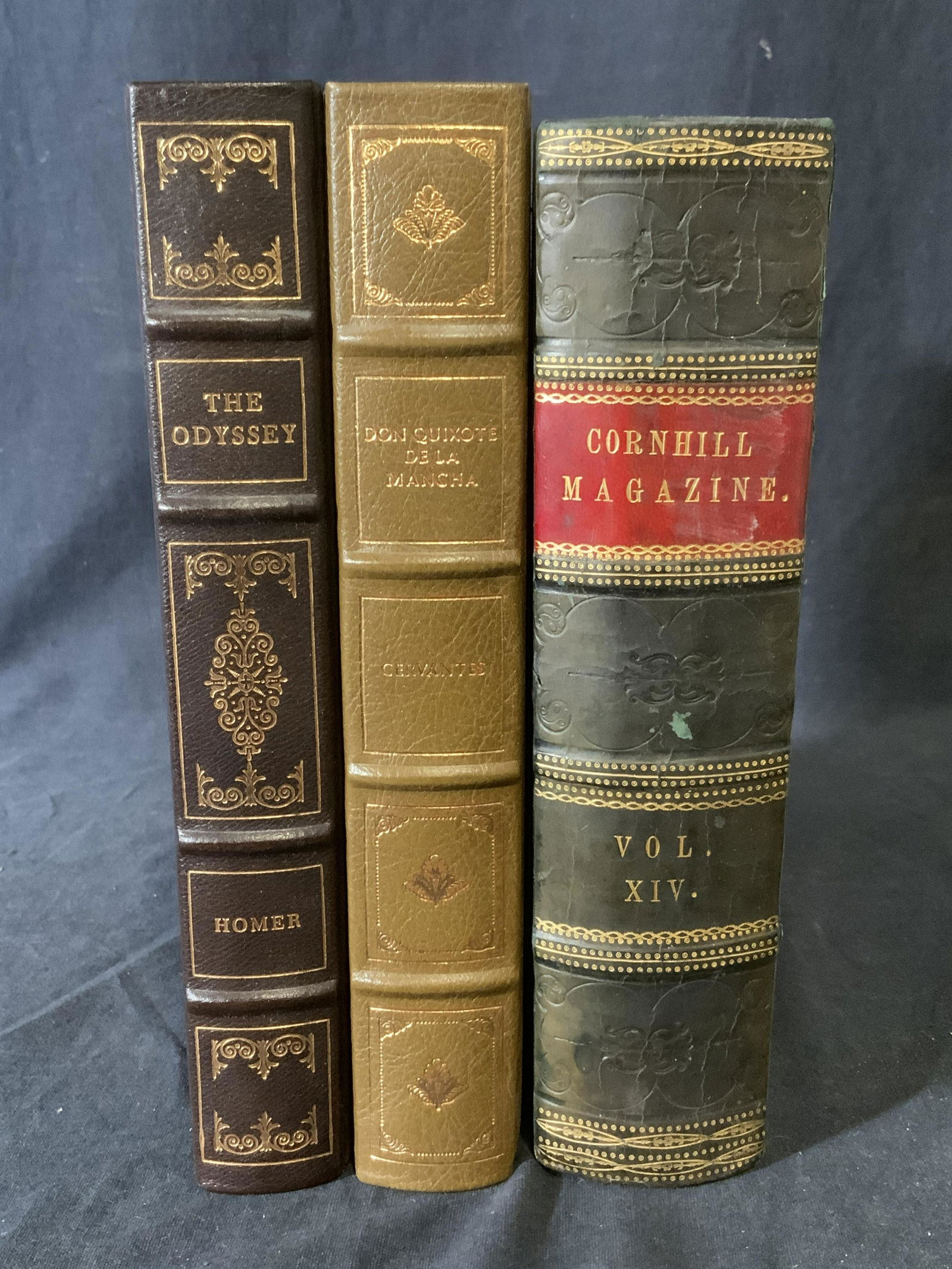 Lot 3 Vintage & Antique Books (1 of 8)
