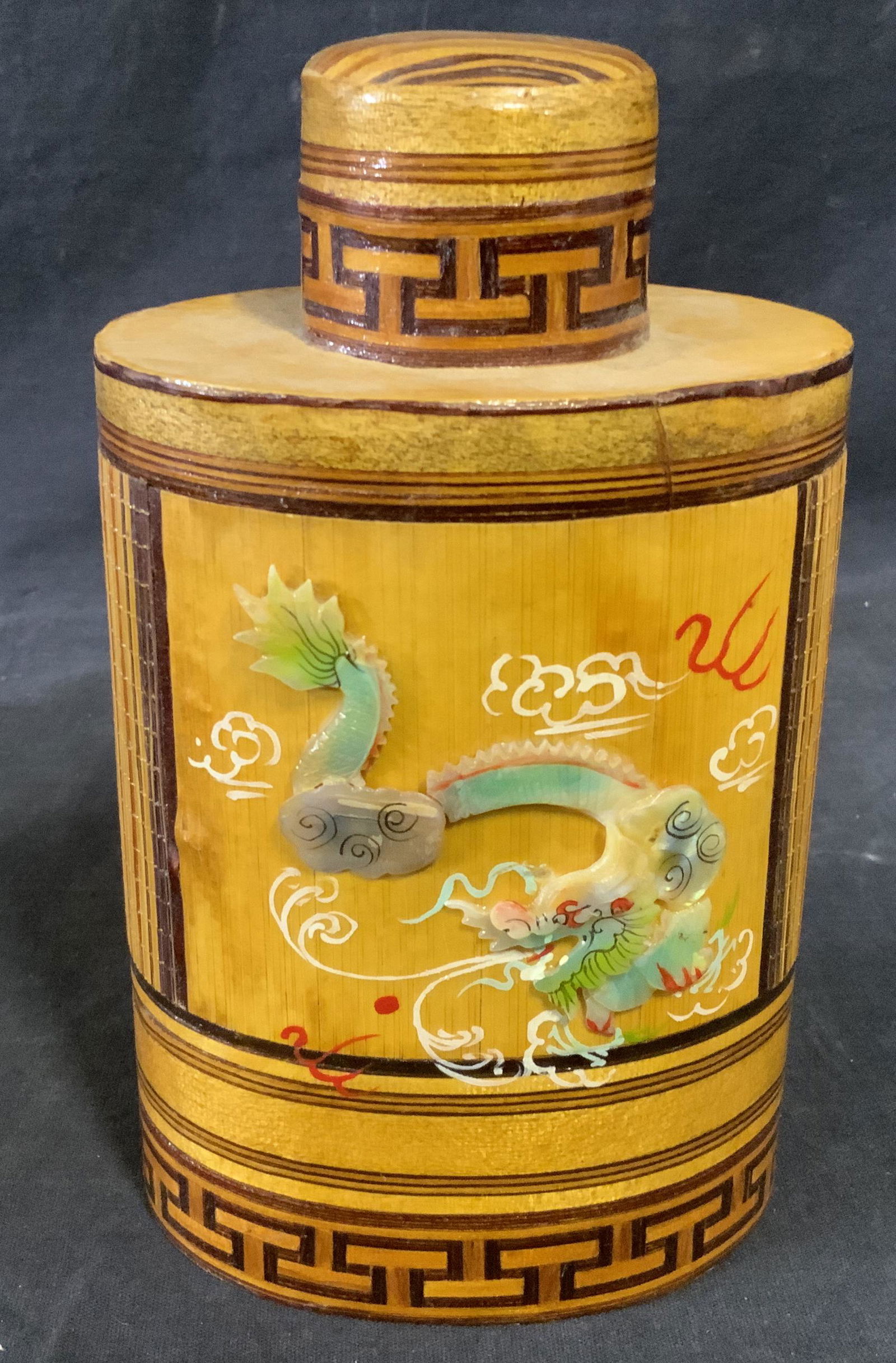 Wooden Lidded Biscuit Jar (1 of 8)