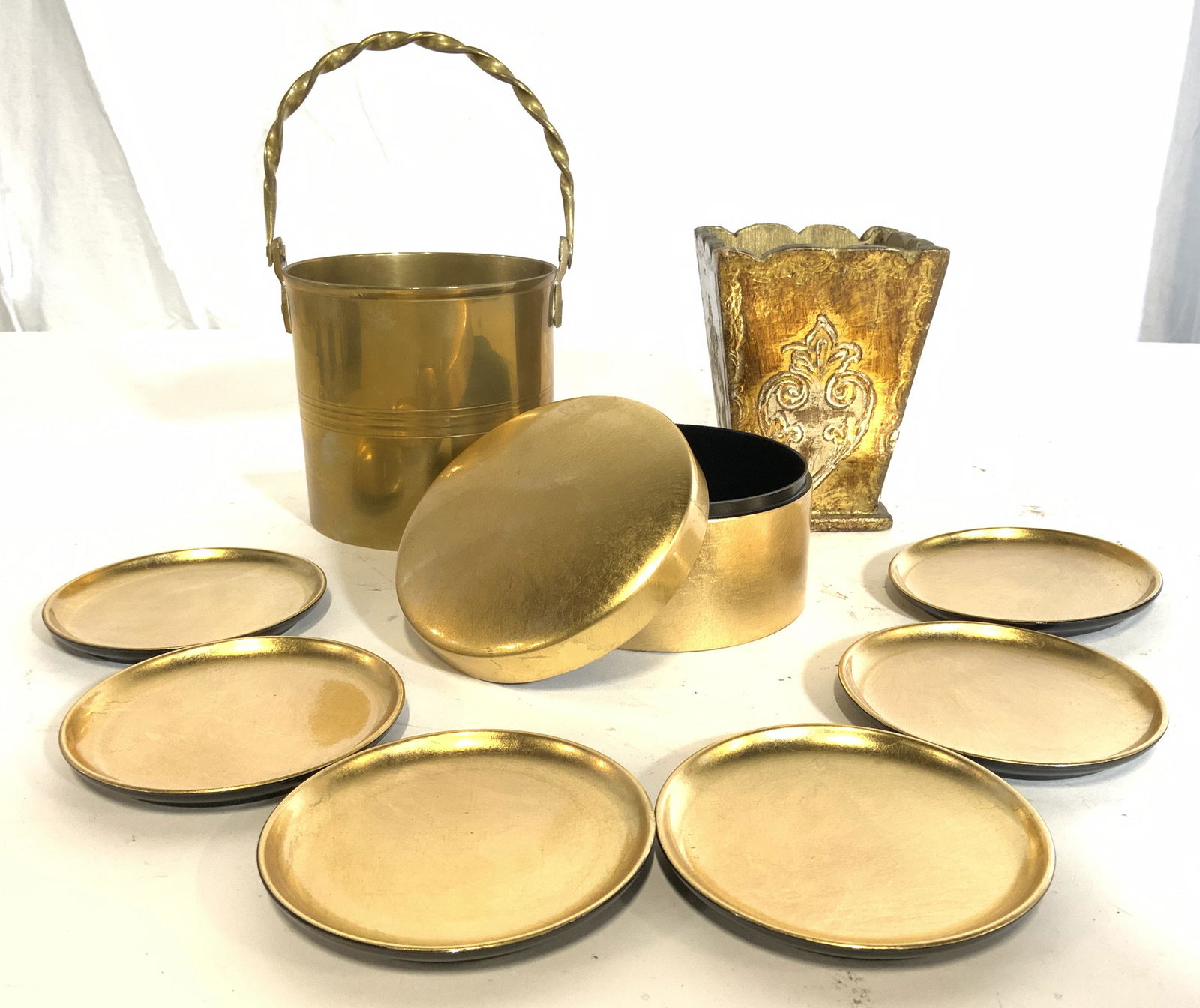 Lot 9 Gold Toned Tabletop Accessories (1 of 9)