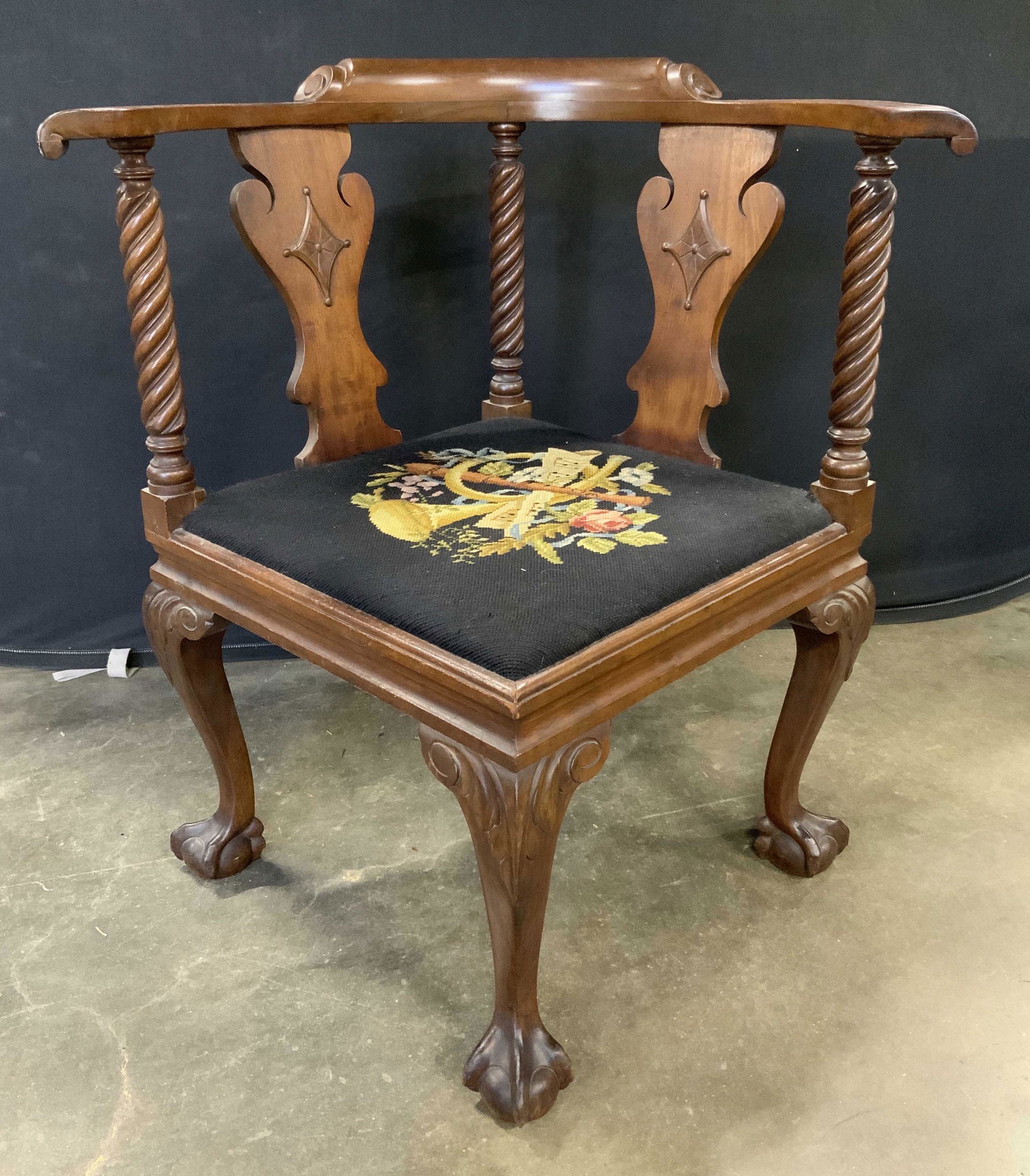 Vintage Chippendale Style Corner Chair (1 of 8)