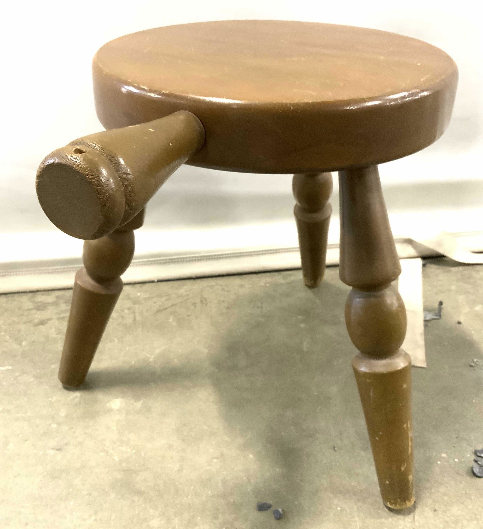 Vintage 3 Leg Milking Stool W Handle (1 of 7)