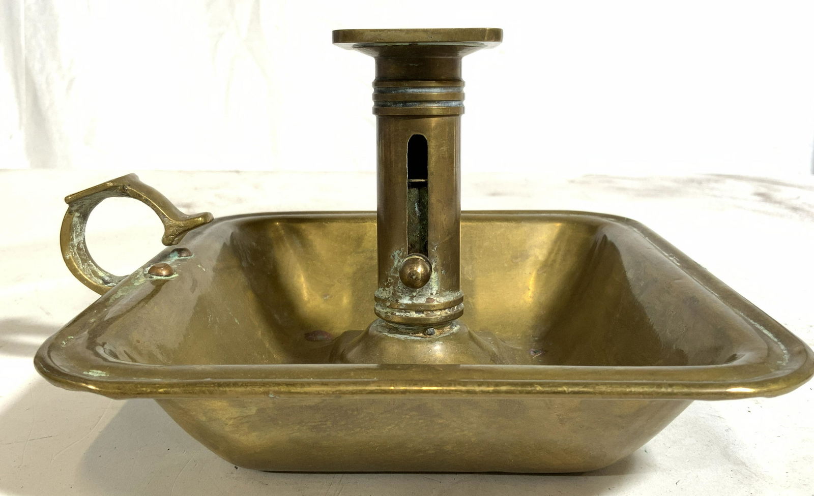 2 Antique Brass Handheld Candlesticks (1 of 8)