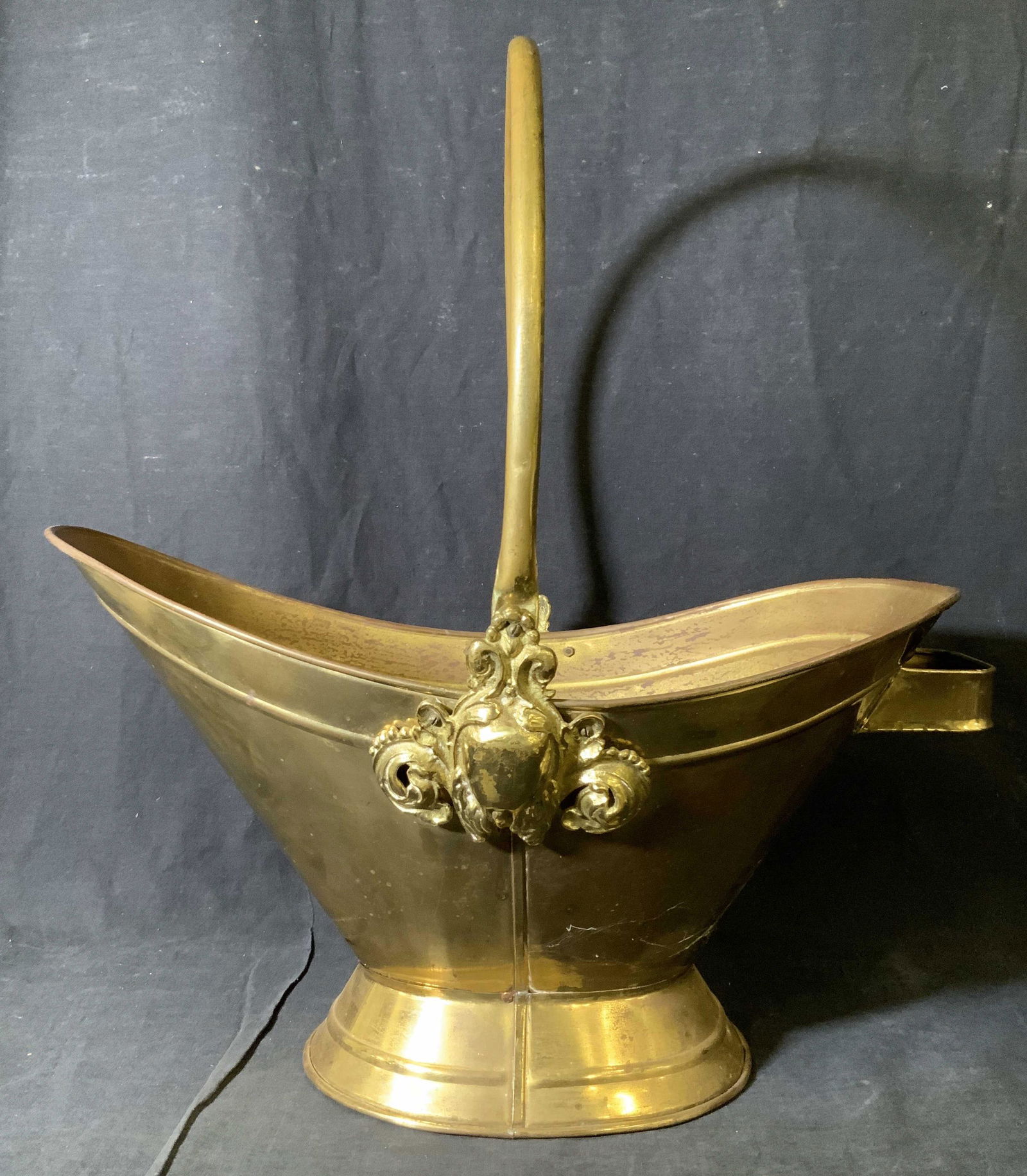 Vintage Metal Coal Scuttle (1 of 7)