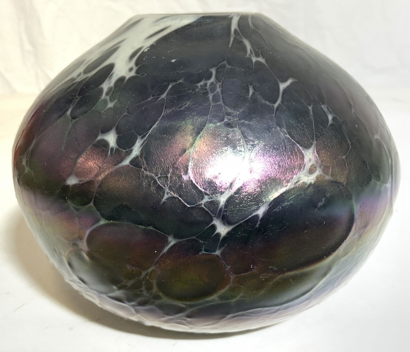 GUILLE Hand Blown Art Glass Vessel (1 of 10)