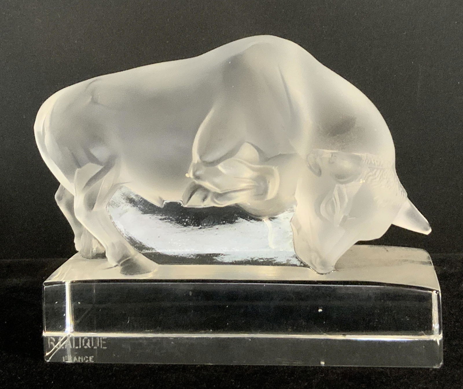R LALIQUE Sign Frosted Crystal Buffalo Paperweight (1 of 10)