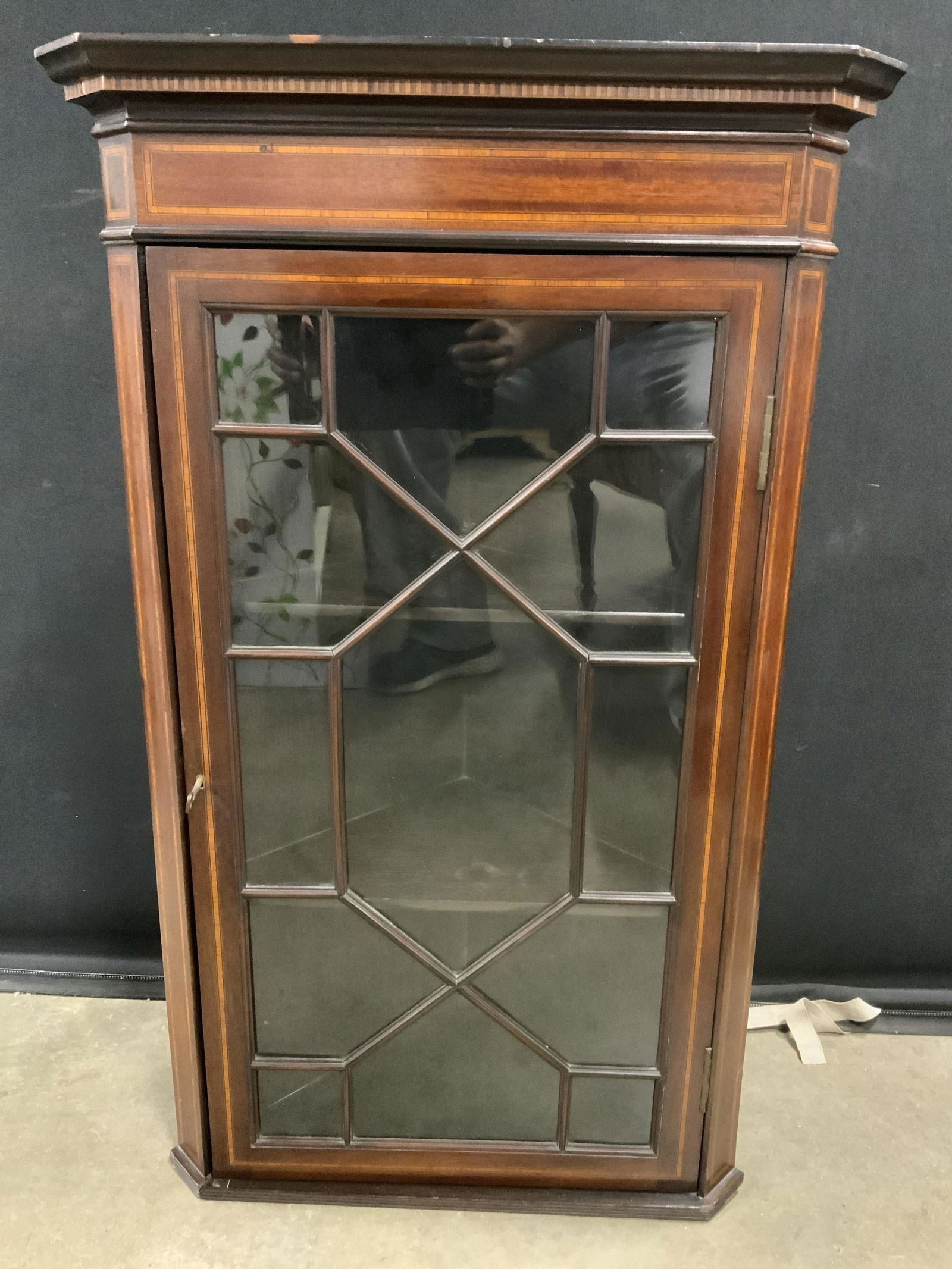 English Antique Hanging Corner Cupboard (1 of 10)