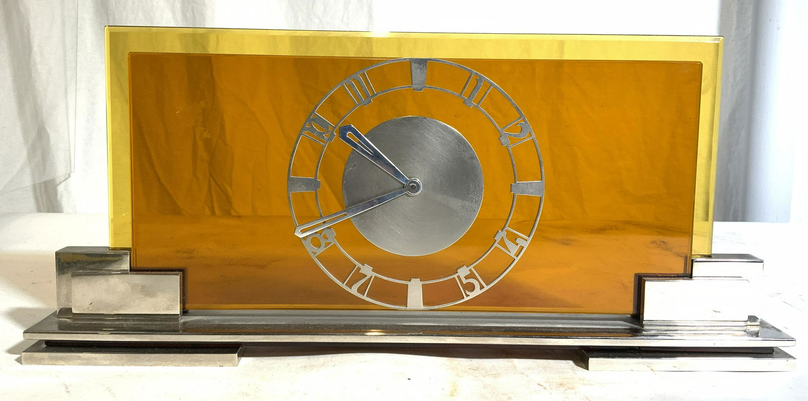 Amber Glass & Chrome Art Deco Mantel Clock (1 of 10)